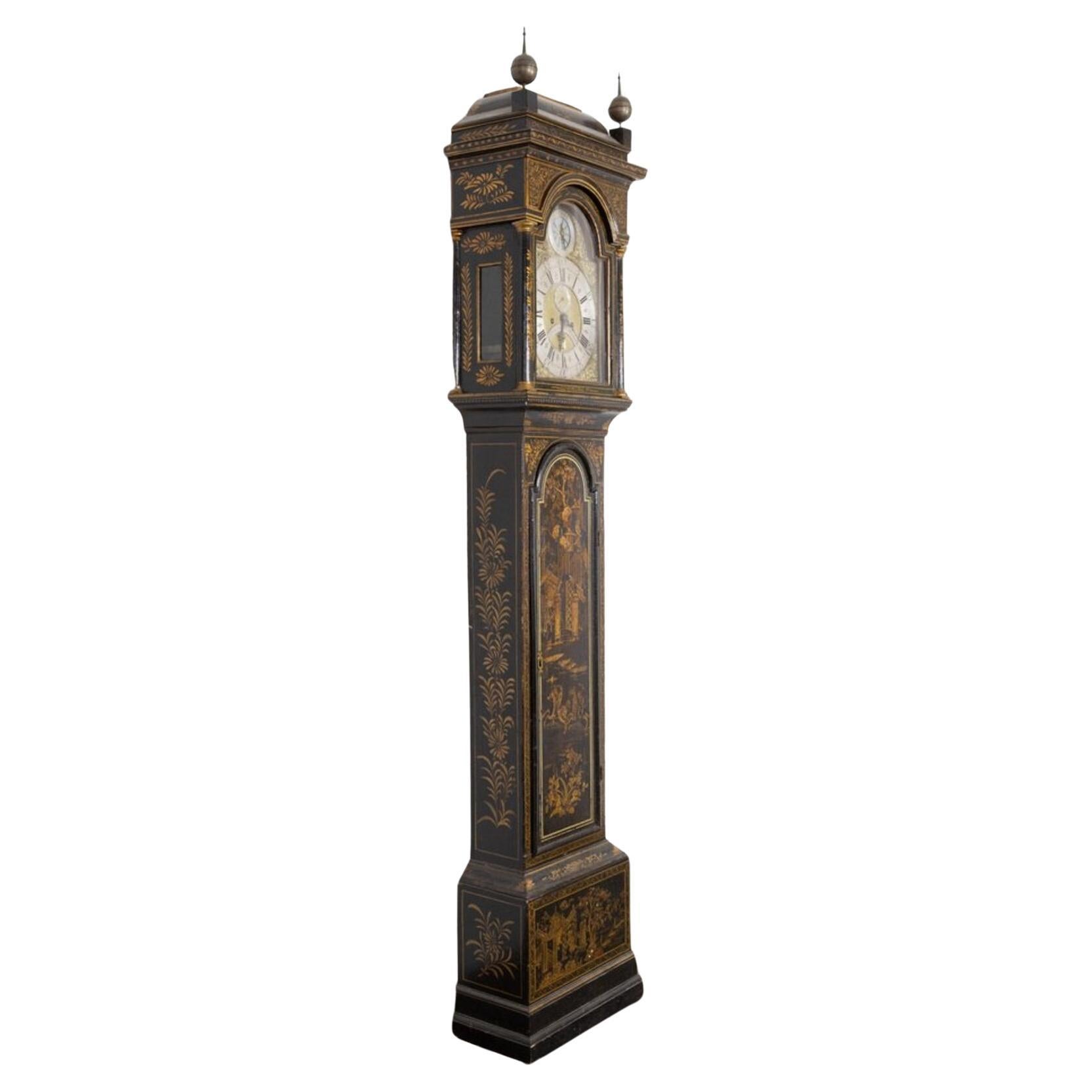 Pendule Morbier laquée anglaise du 17e siècle avec chinoiseries