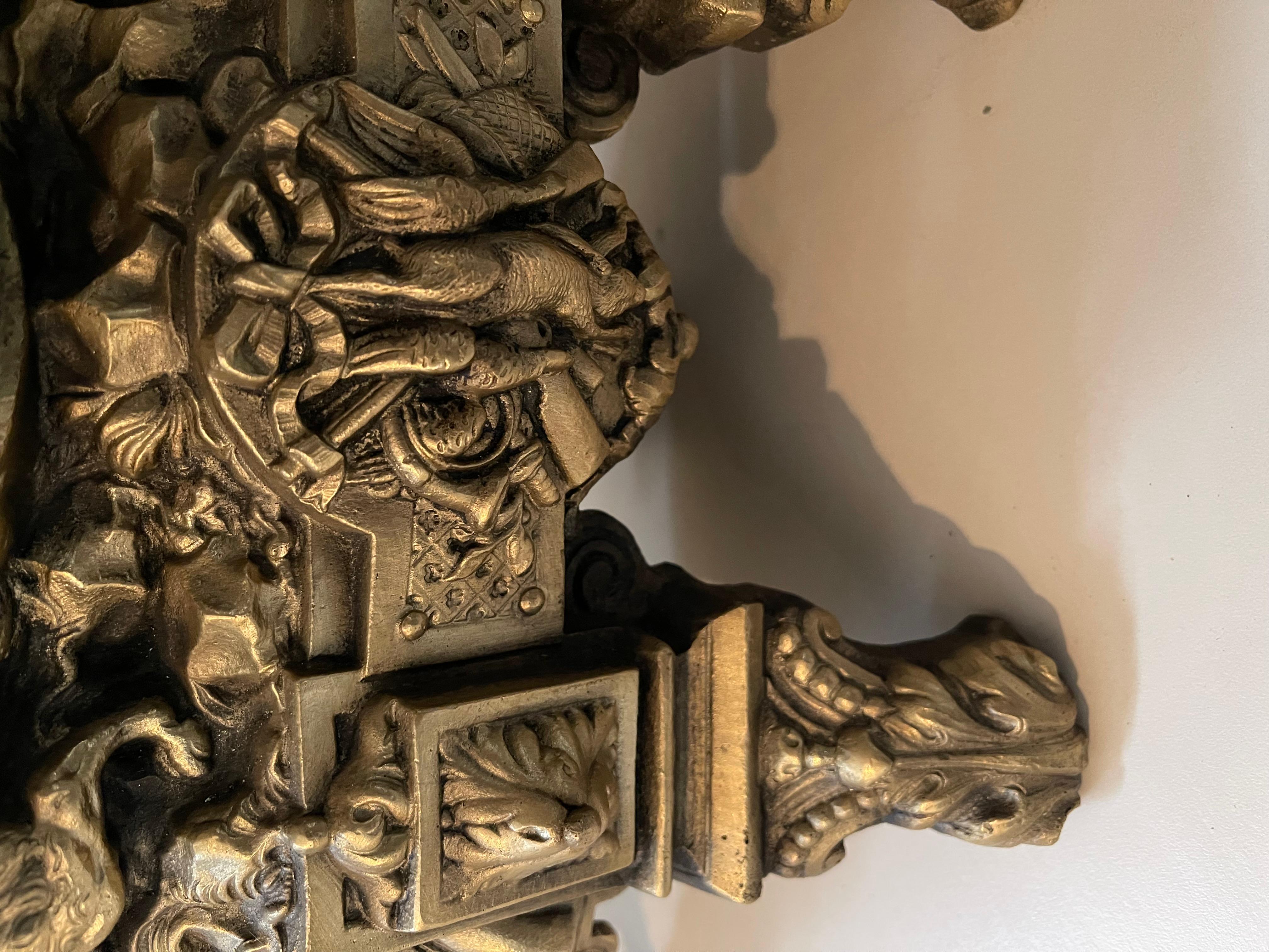 Antike Bronzeuhr, die einen Musketier mit Pferd und Hund darstellt (Sonstiges) im Angebot