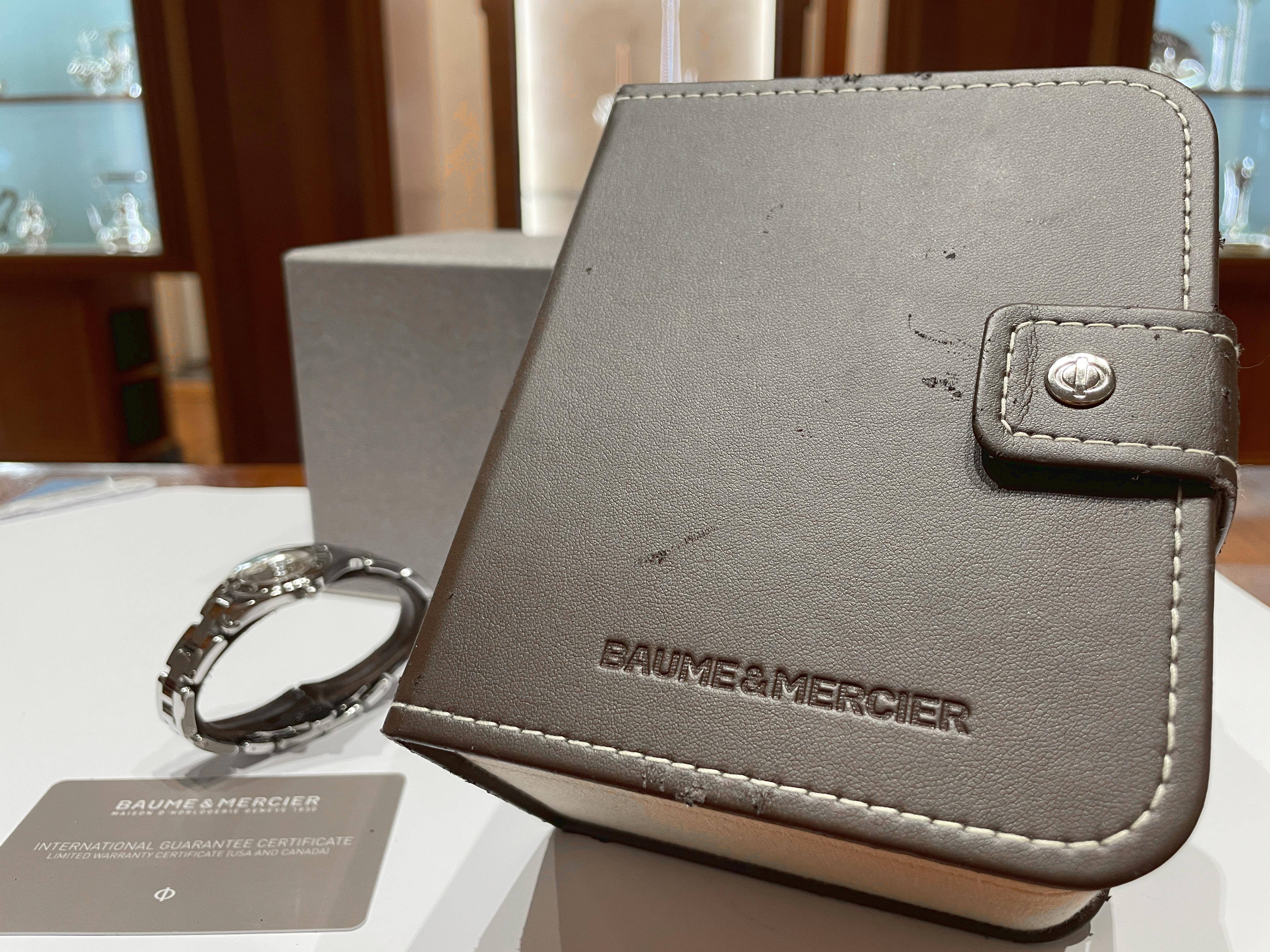 Baume Mercier Linea reloj de cuarzo de acero nuevo MOA10138 en venta 12