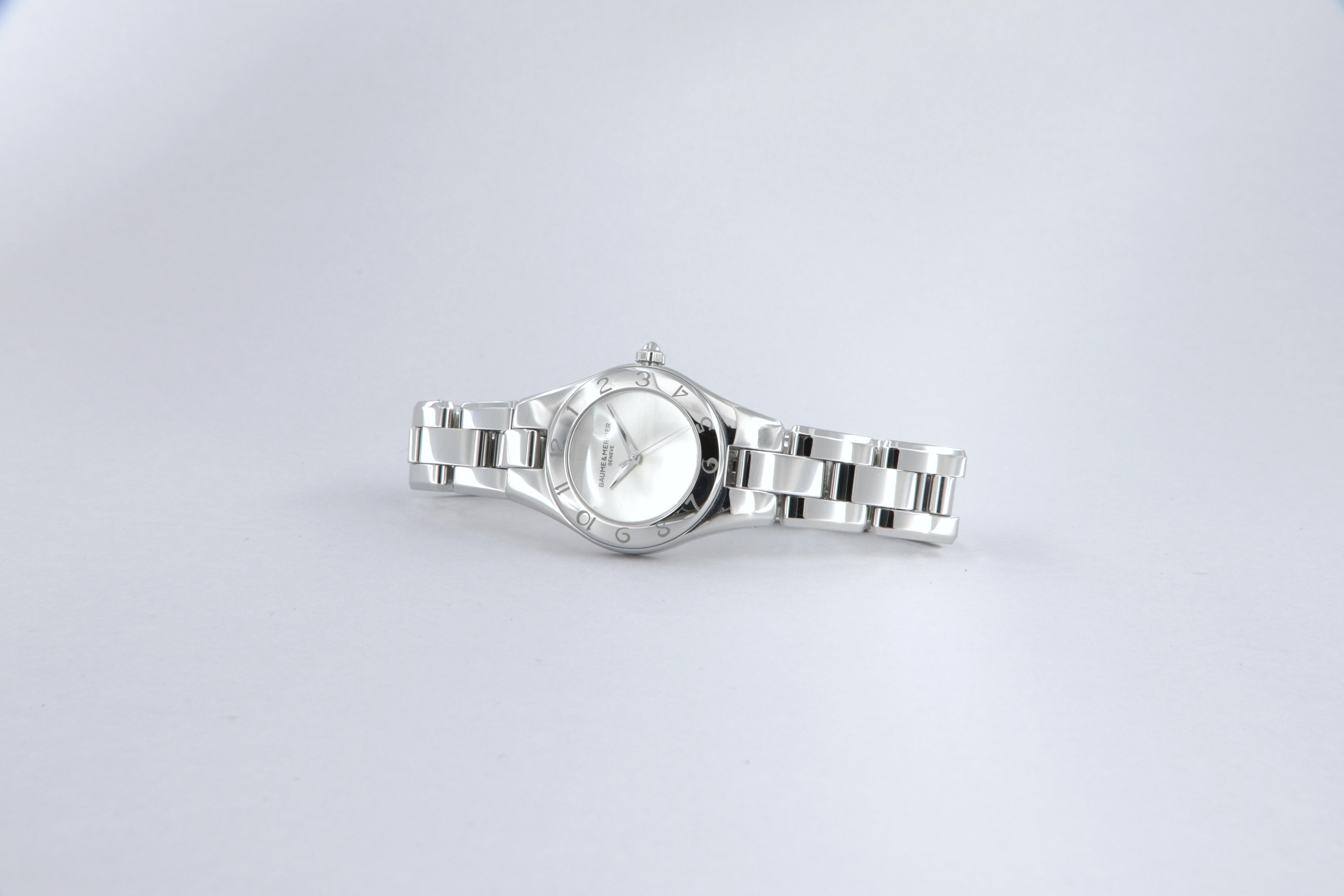 De las mujeres Baume Mercier Linea reloj de cuarzo de acero nuevo MOA10138 en venta