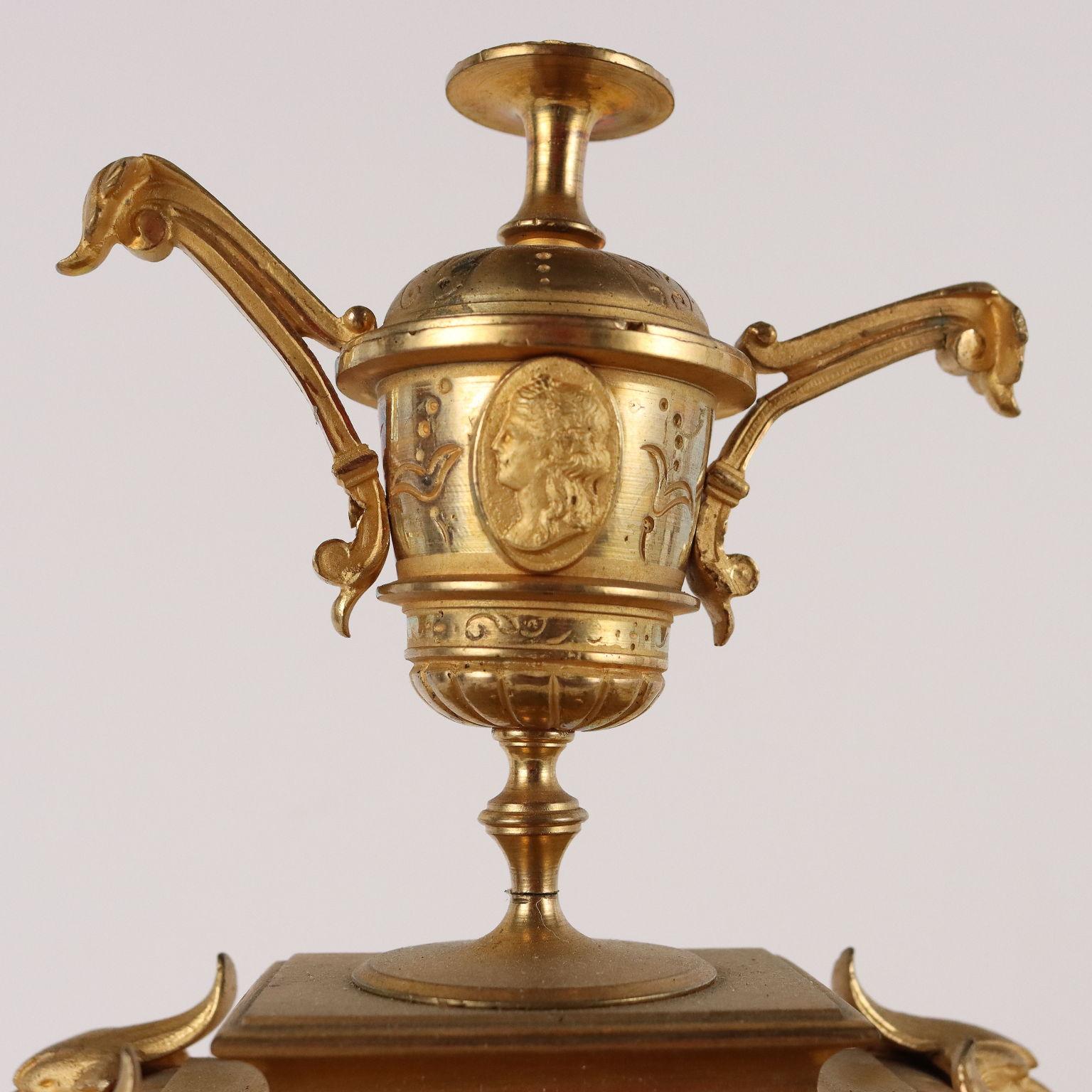 Gilded Bronze France Third Quarter Nineteenth Century Standing Clock In Good Condition For Sale In Milano, IT