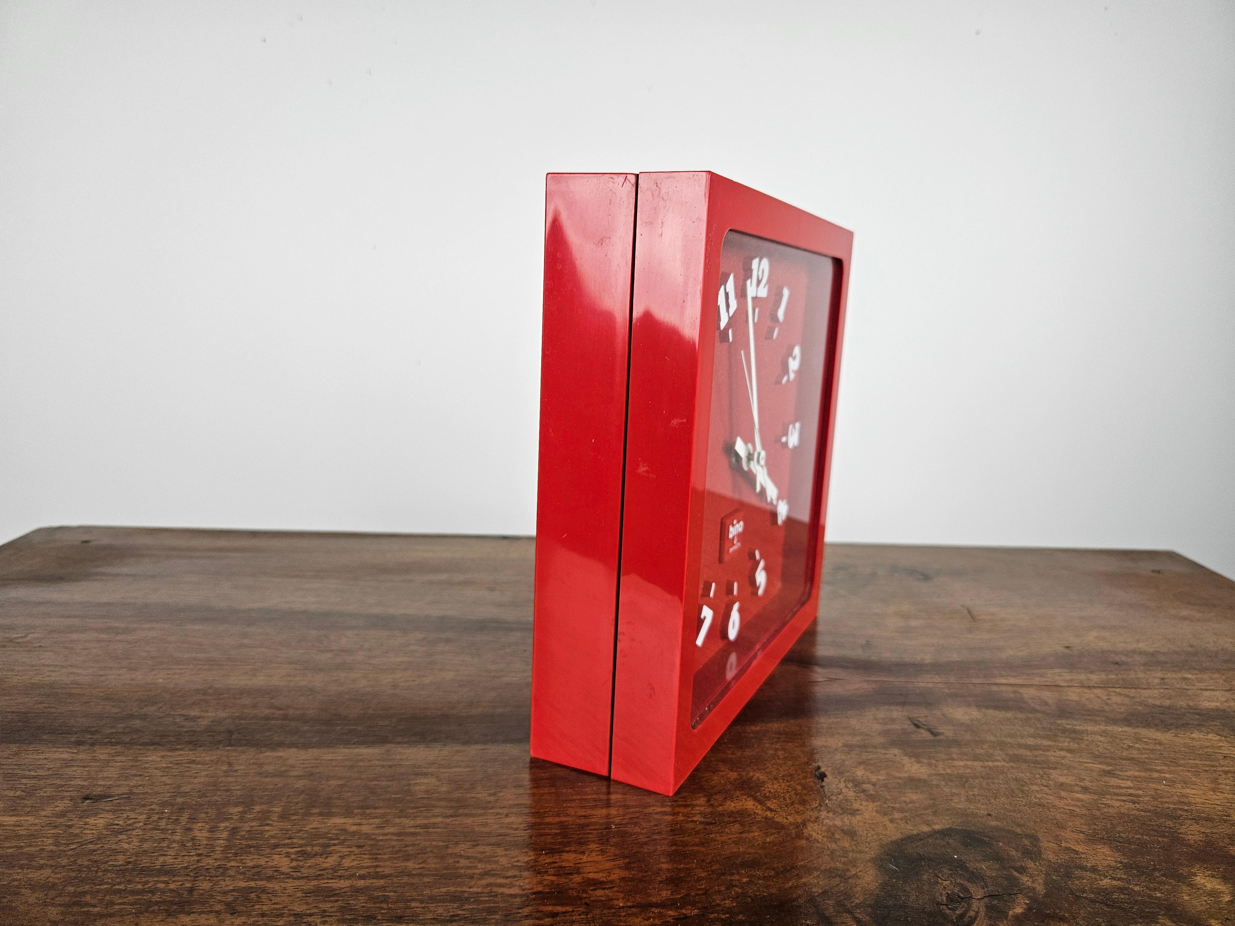 1970s wall clock by Bino.
Battery not included.