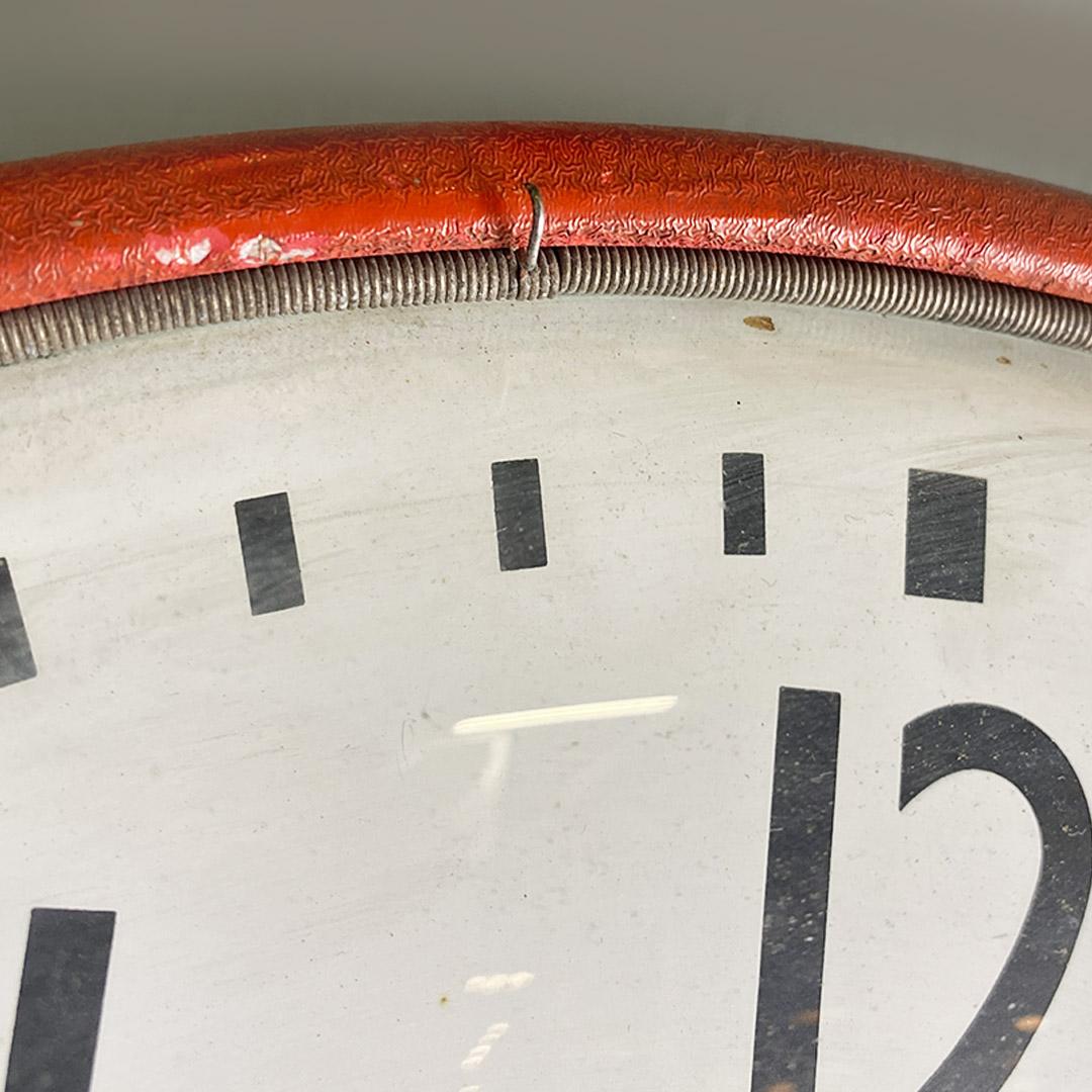 Metal Orologio da parete, italiano da parete in metallo rosso e vetro di IBM, 1960 ca.