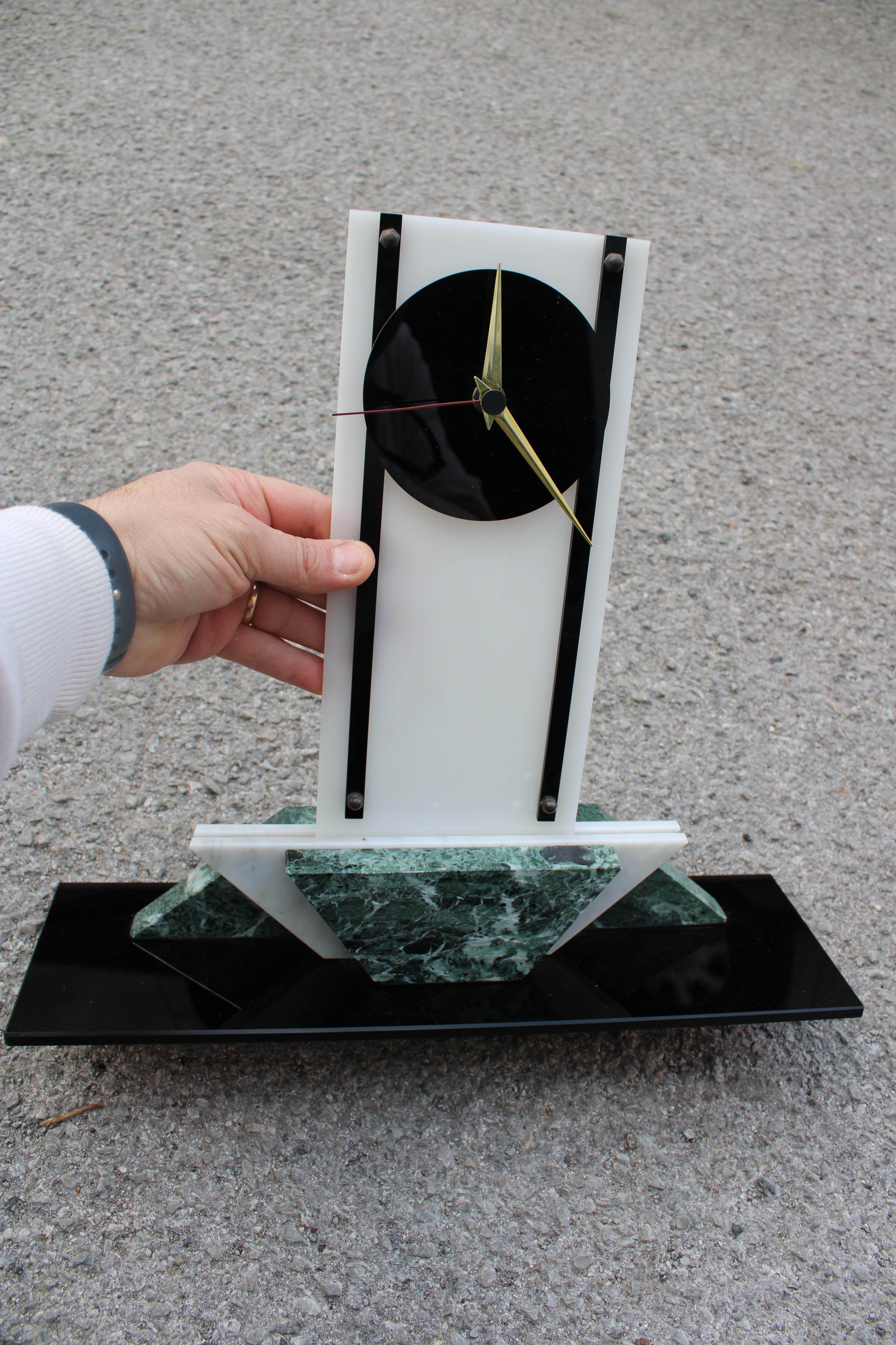Art Deco Plexiglass Marble and Black Glass Table Clock For Sale 6
