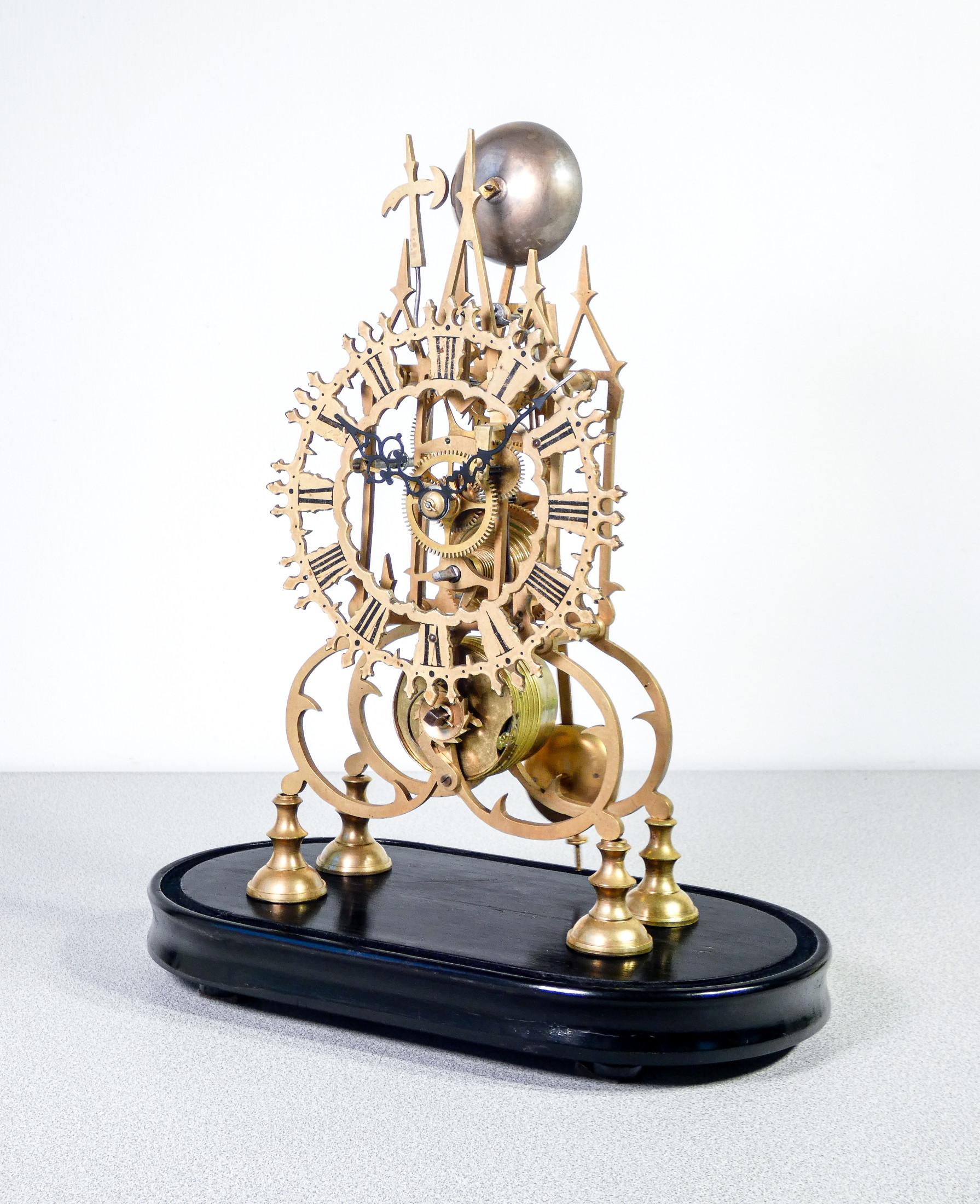 Orologio da tavolo francese Squelette, struttura scheletrata. Seconda Metà 1800 For Sale 5