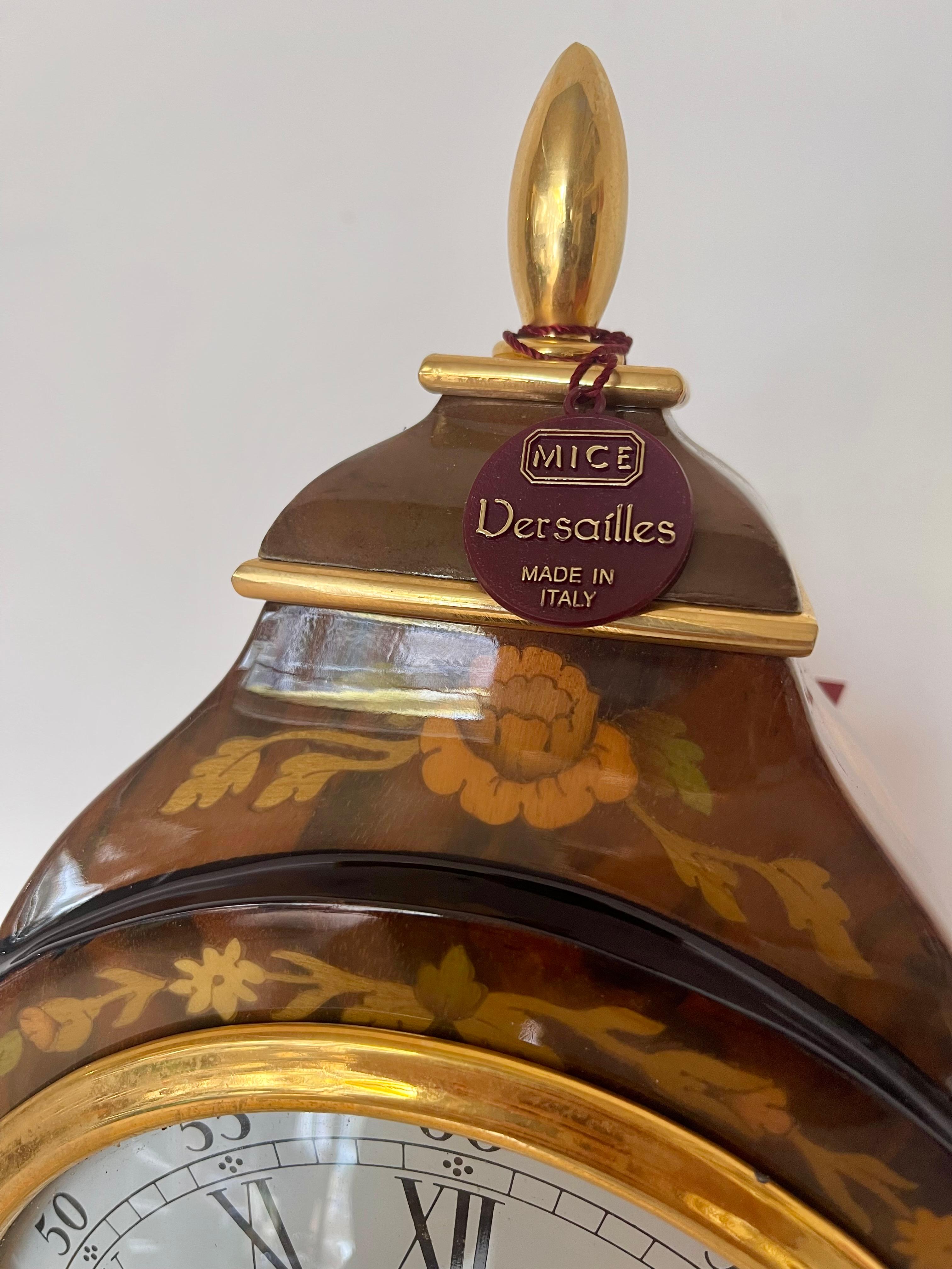 Battery operated French style wooden desk clock 1990s New In Excellent Condition For Sale In Cantù, IT