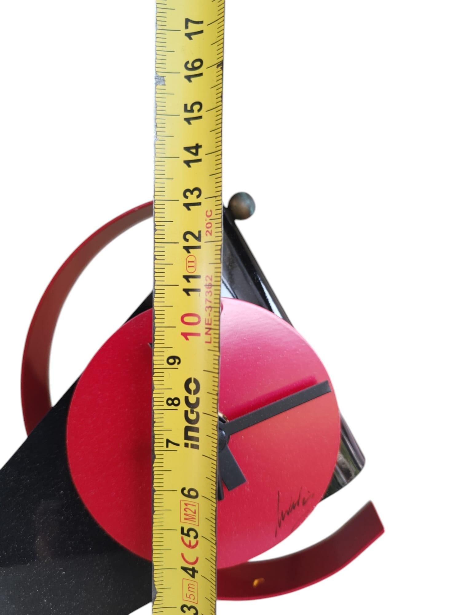 Post-Modern Radical Memphis style table clock, lacquered metal, 1980s