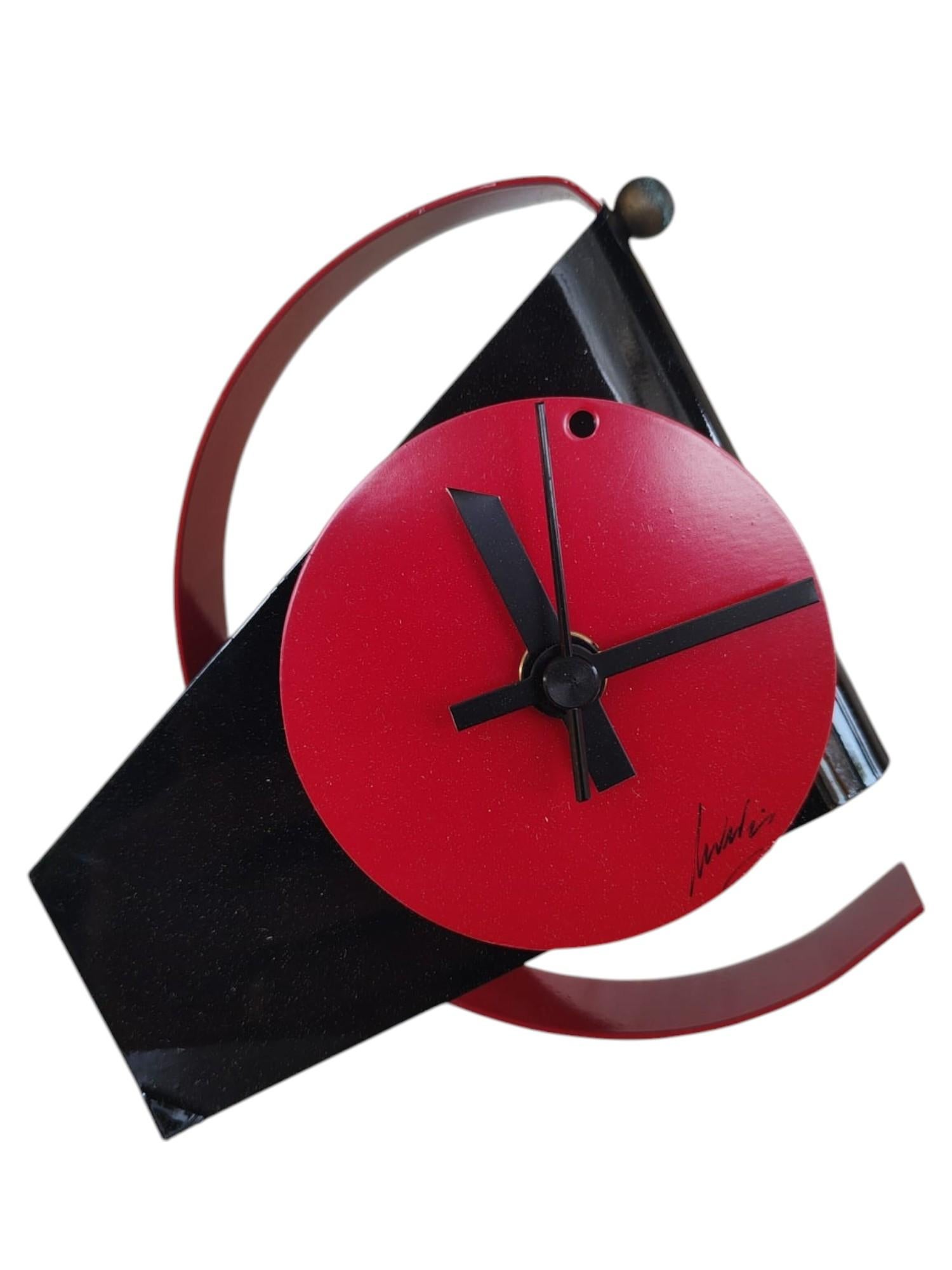 Late 20th Century Radical Memphis style table clock, lacquered metal, 1980s