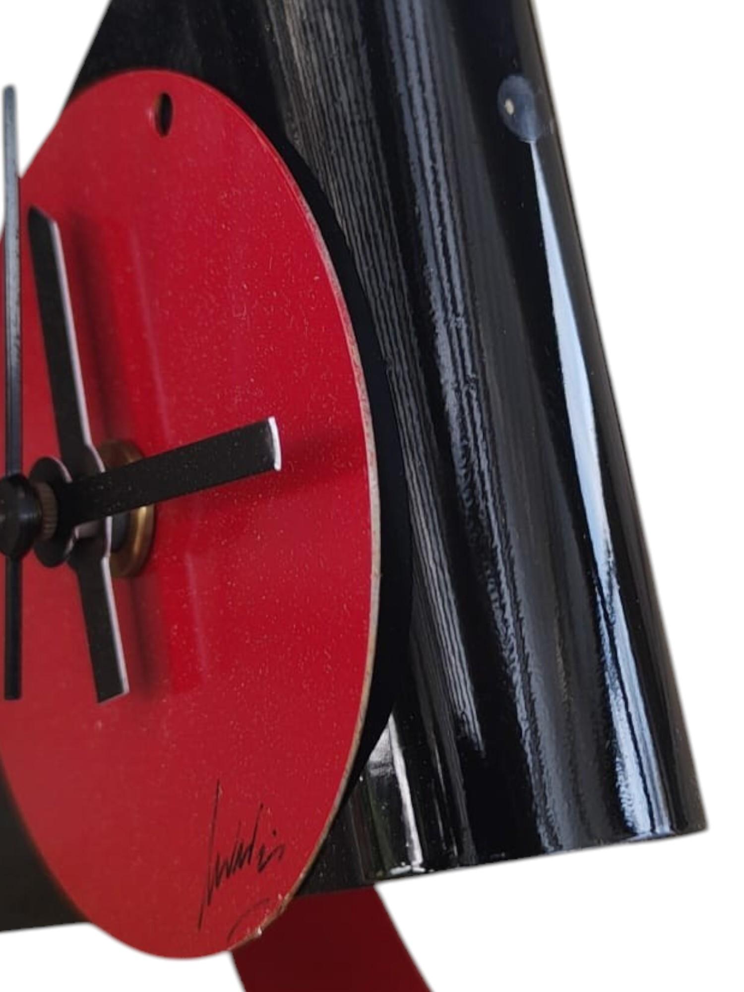 Metal Radical Memphis style table clock, lacquered metal, 1980s