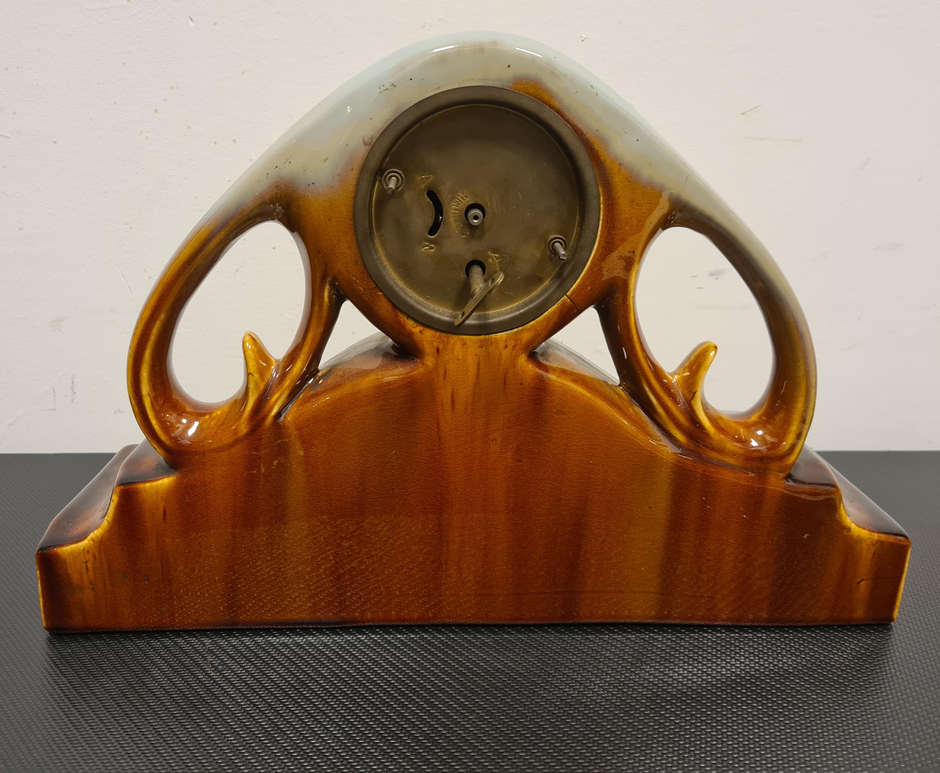 Horloge en céramique des années 1940 en vente 1