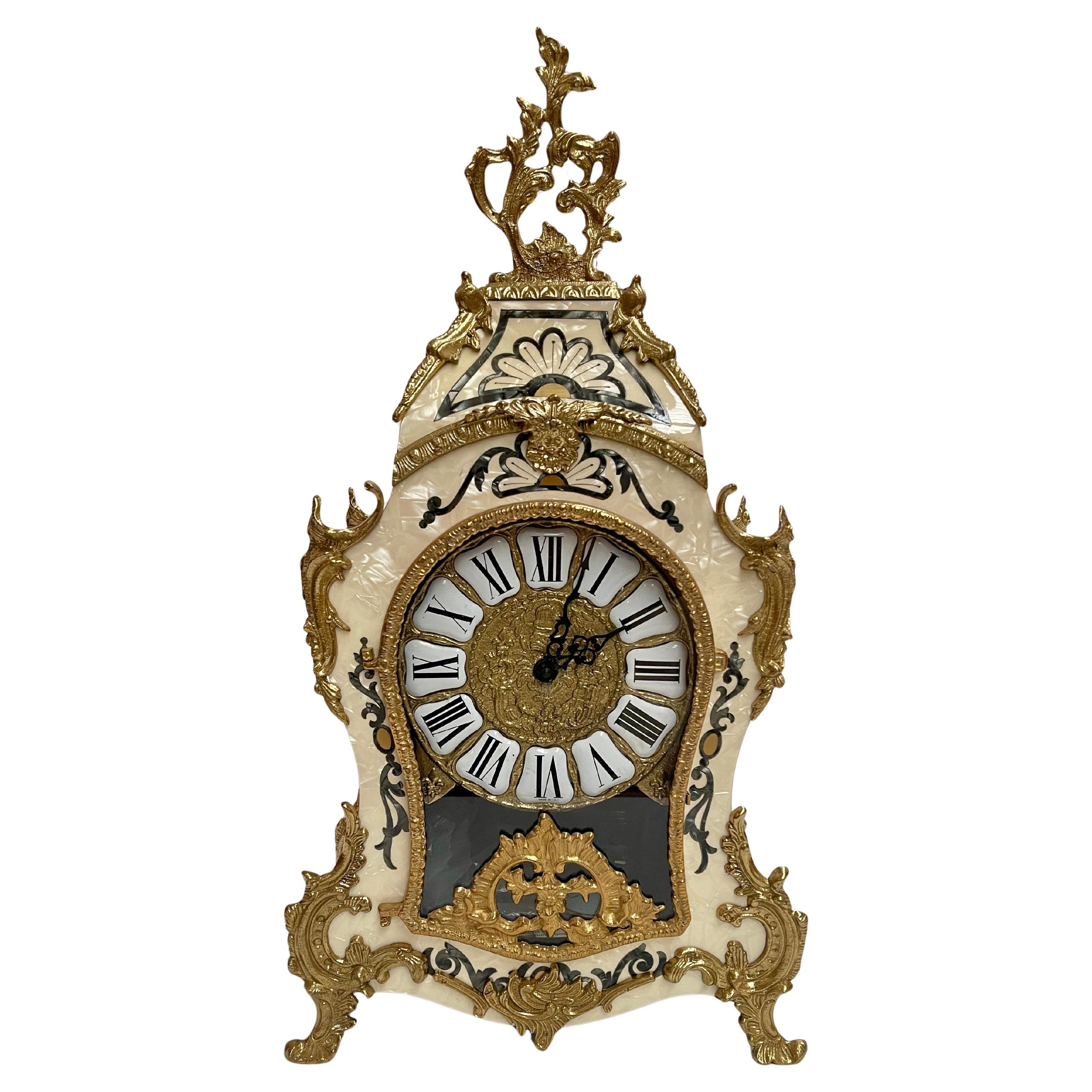 Horloge italienne en bronze et bois avec pile à stylet française années 1990