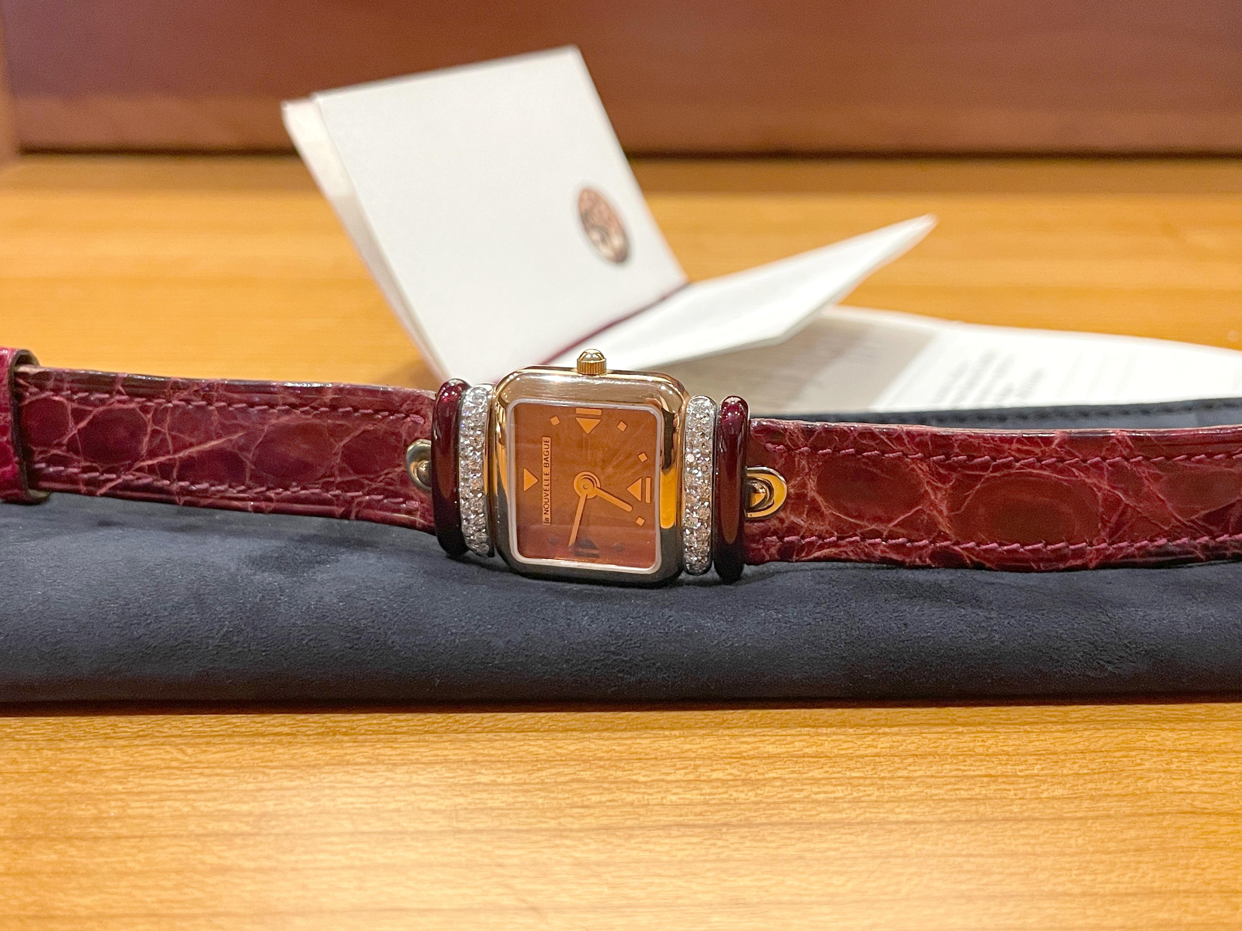 Montre La Nouvelle Bague en or 18 carats, émail et diamants en vente 6