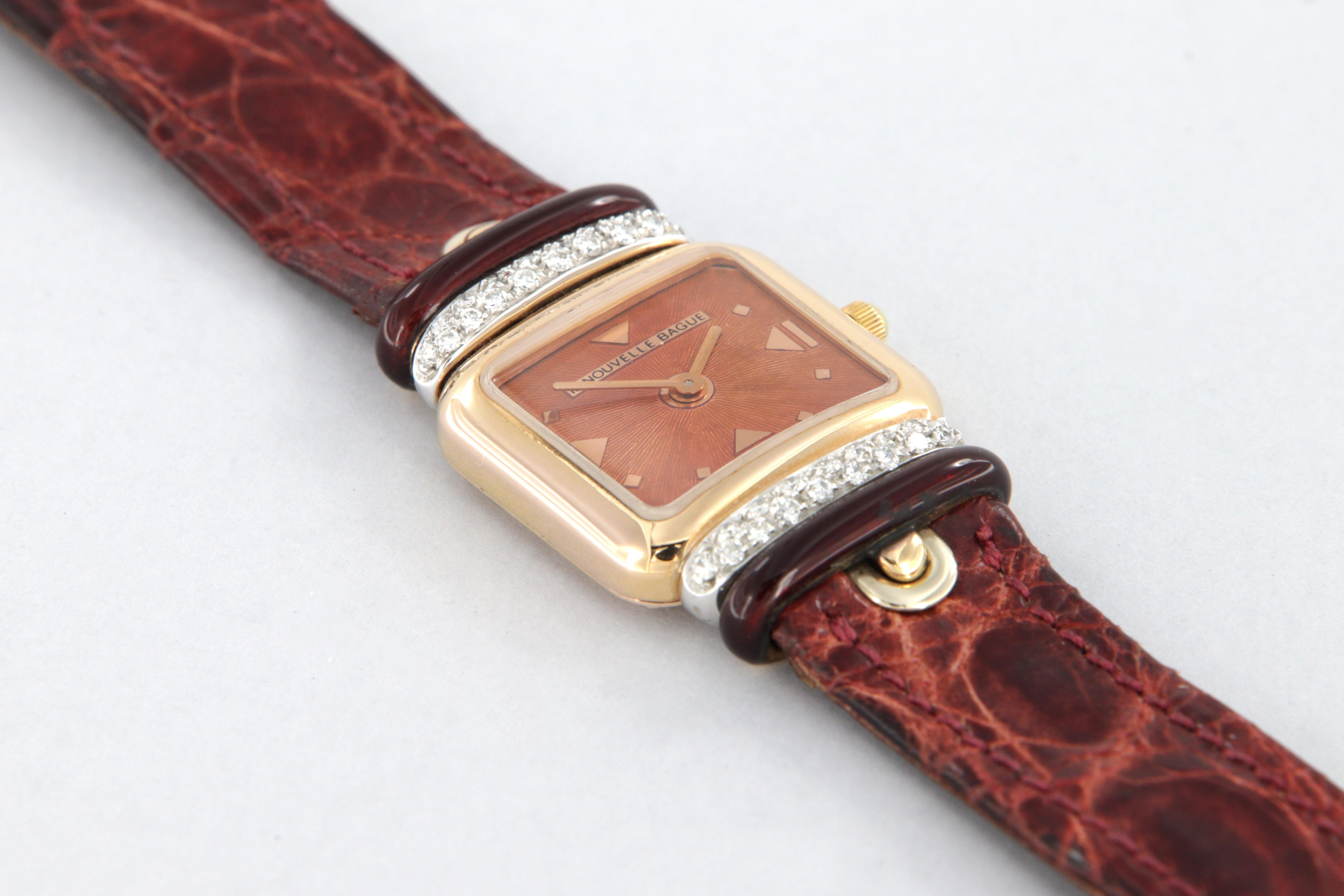 Montre La Nouvelle Bague en or 18 carats, émail et diamants en vente 1