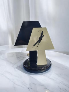 Radical Memphis style table lamp clock, lacquered metal, 1980s
