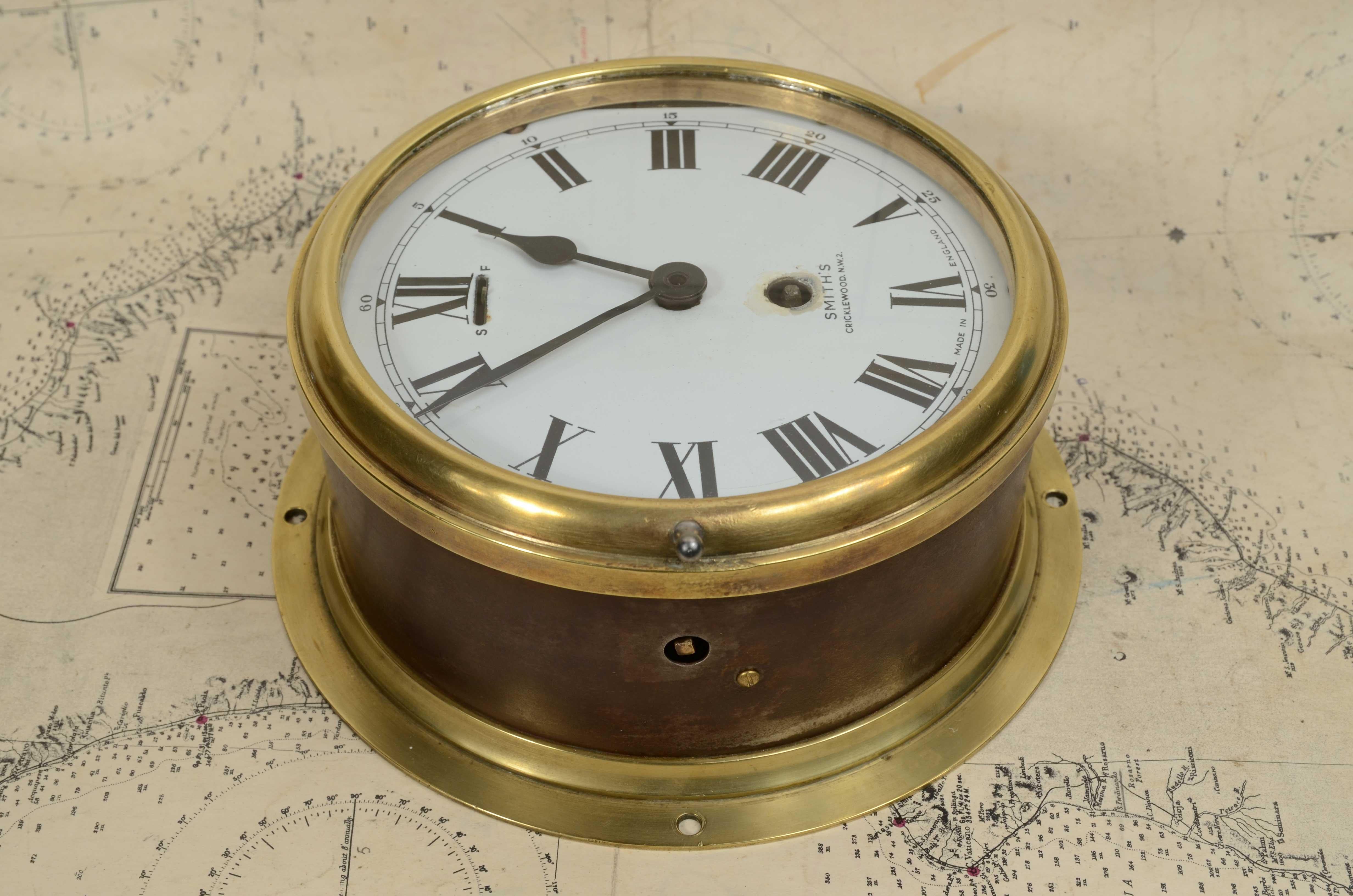 Horloge marine murale 7 jours signée Smith's Circklewood N. W. 2 de 1932 en vente 6