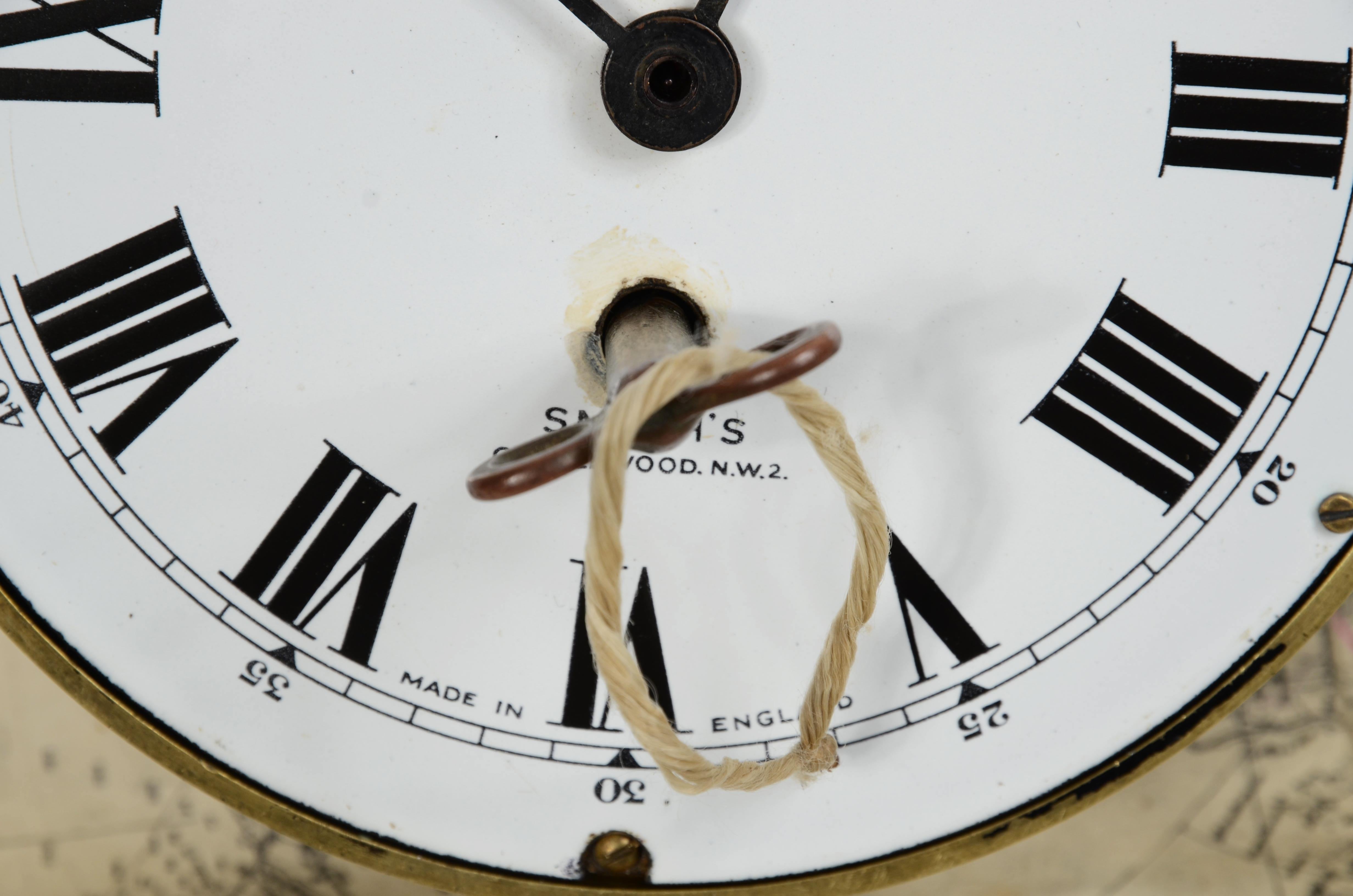 Horloge marine murale 7 jours signée Smith's Circklewood N. W. 2 de 1932 en vente 1