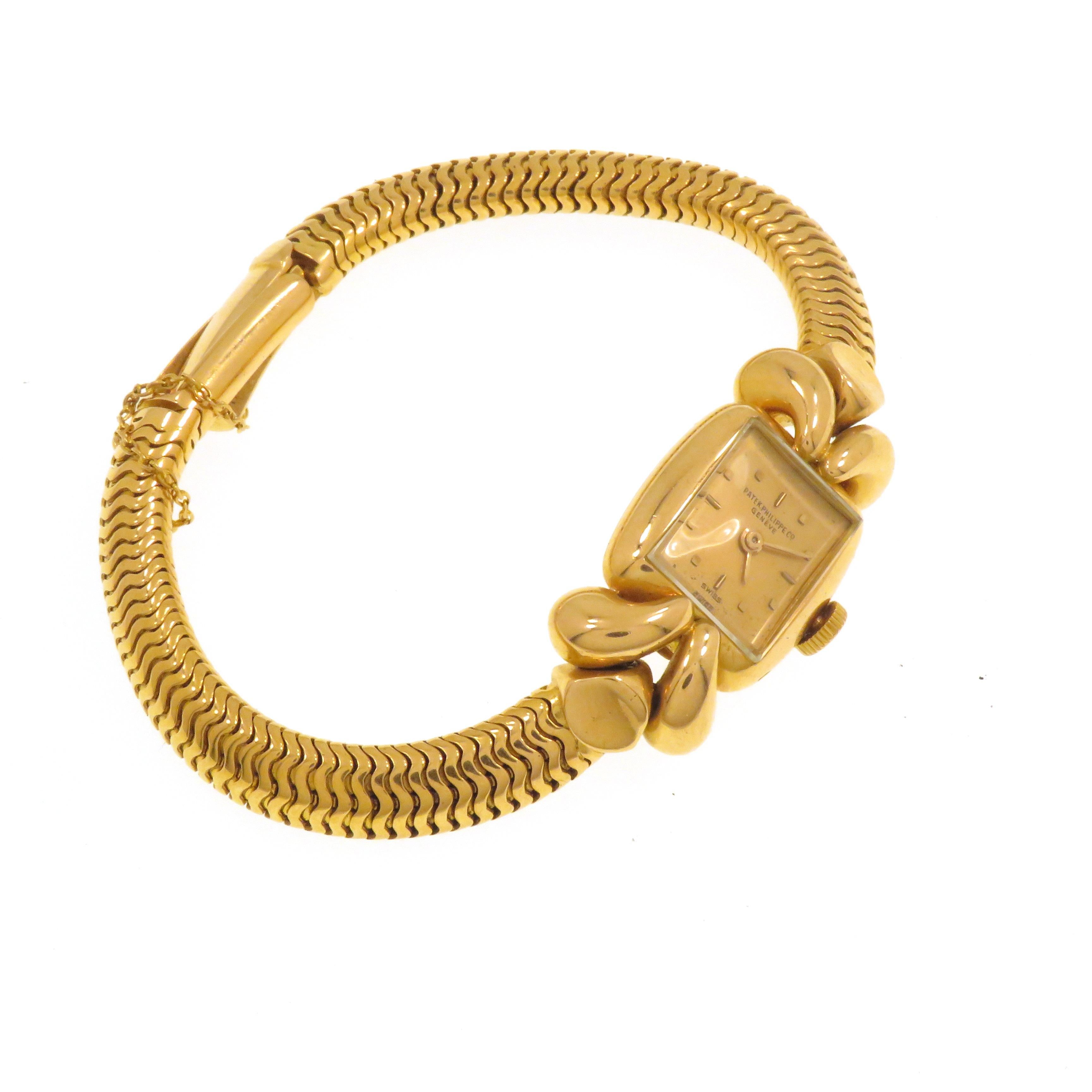 Montre Patek Philippe en or rose avec bracelet tubulaire Bon état - En vente à Milano, IT