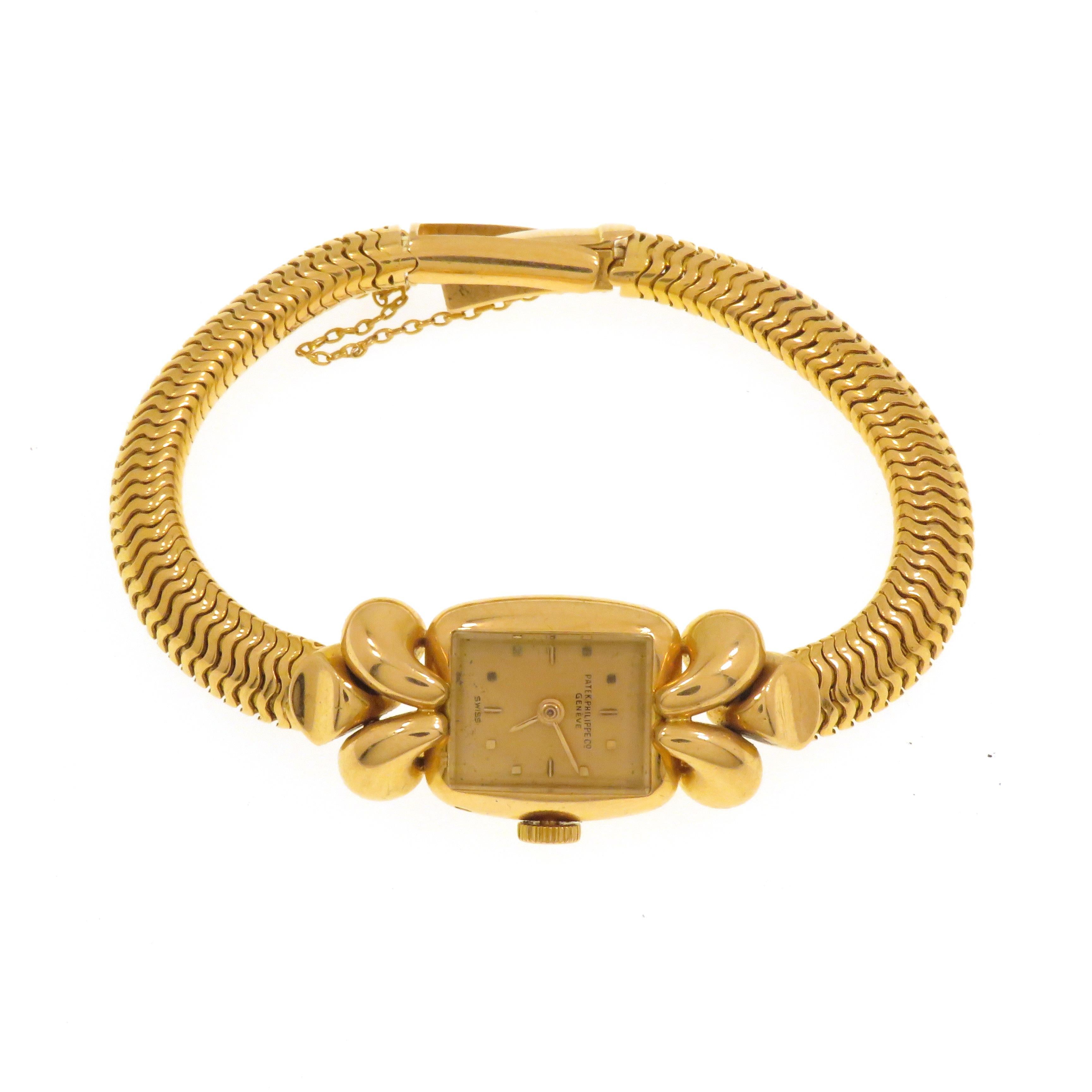 Montre Patek Philippe en or rose avec bracelet tubulaire Pour femmes en vente