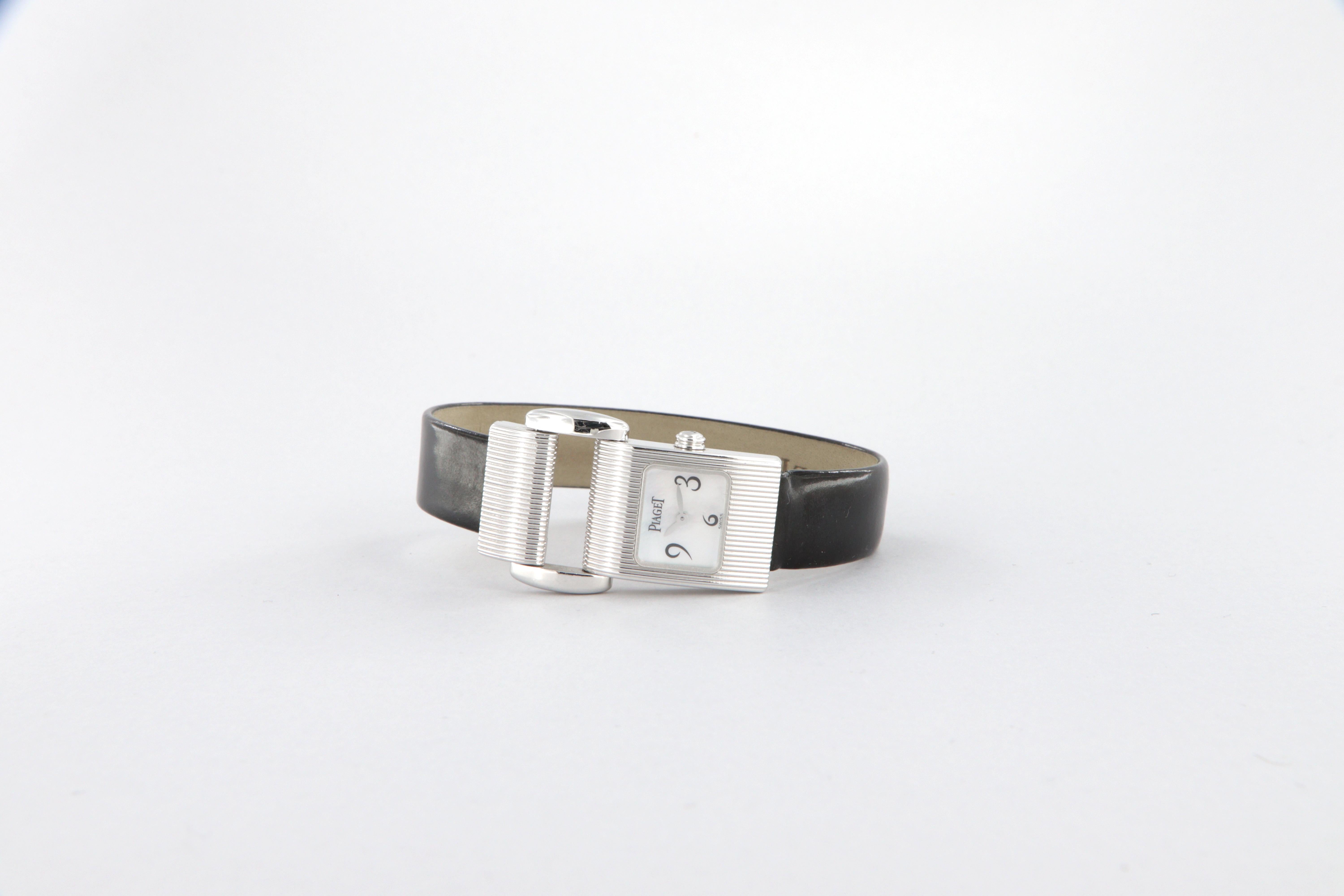 Piaget Miss Protocole 18K white gold quartz wristwatch Ref 24055-GOA18032
Case reference 5221 serial 829XXX
Total weight g 35.8
Case length mm 24
Case width mm 14
Total length with strap cm 18.5
Additional blue strap included
18k white gold