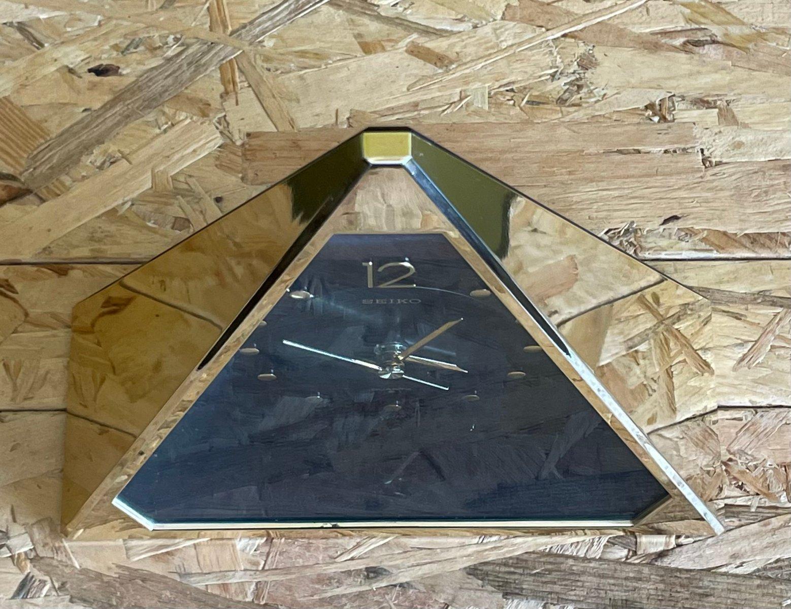 Seiko Quarz-Pyramidenuhr, Japan, 1980er Jahre (Sonstiges) im Angebot