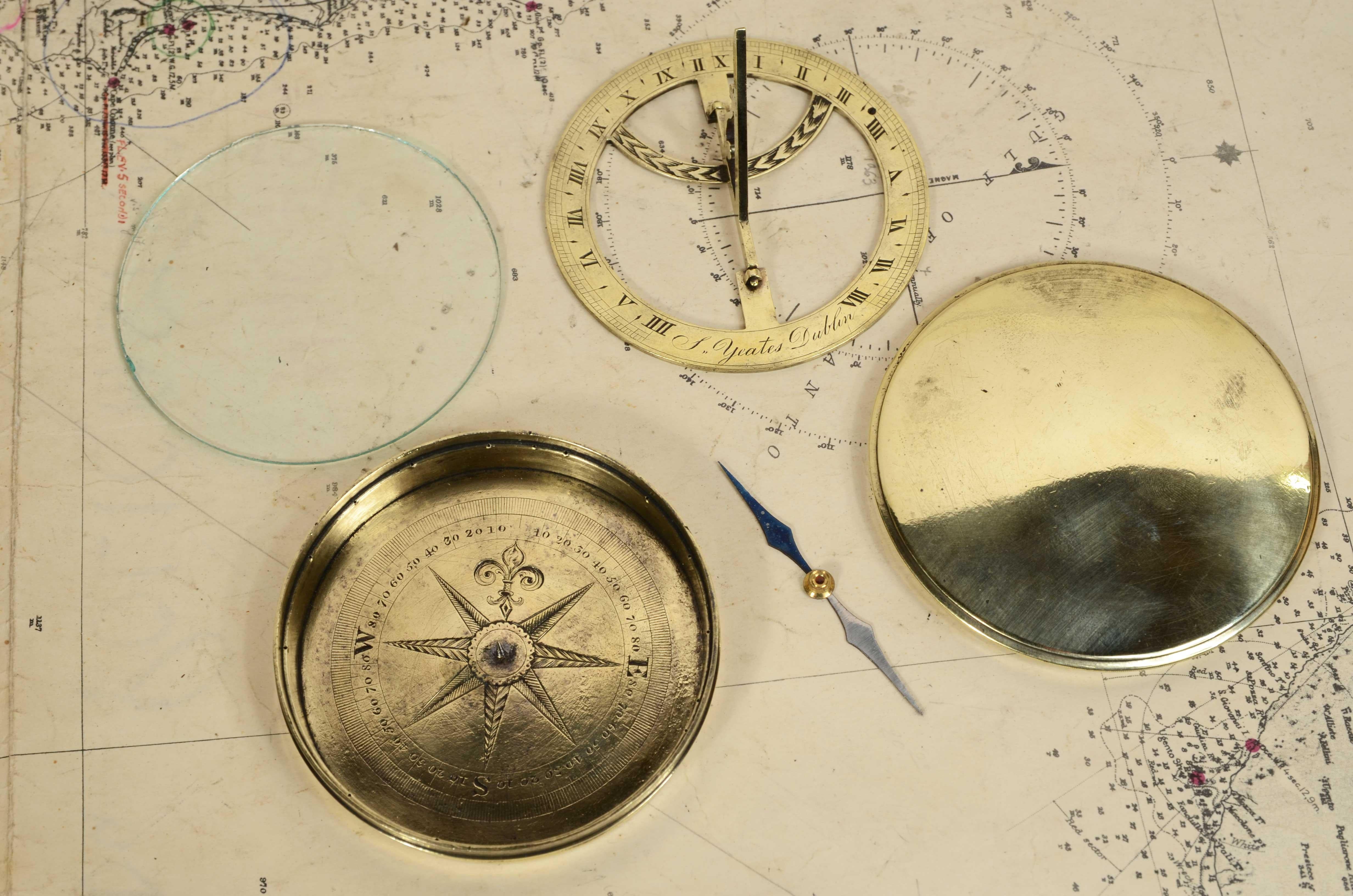 Early 19th century equinoctial sundial clock signed S. Yeates 1762-1834 In Good Condition For Sale In Milan, IT
