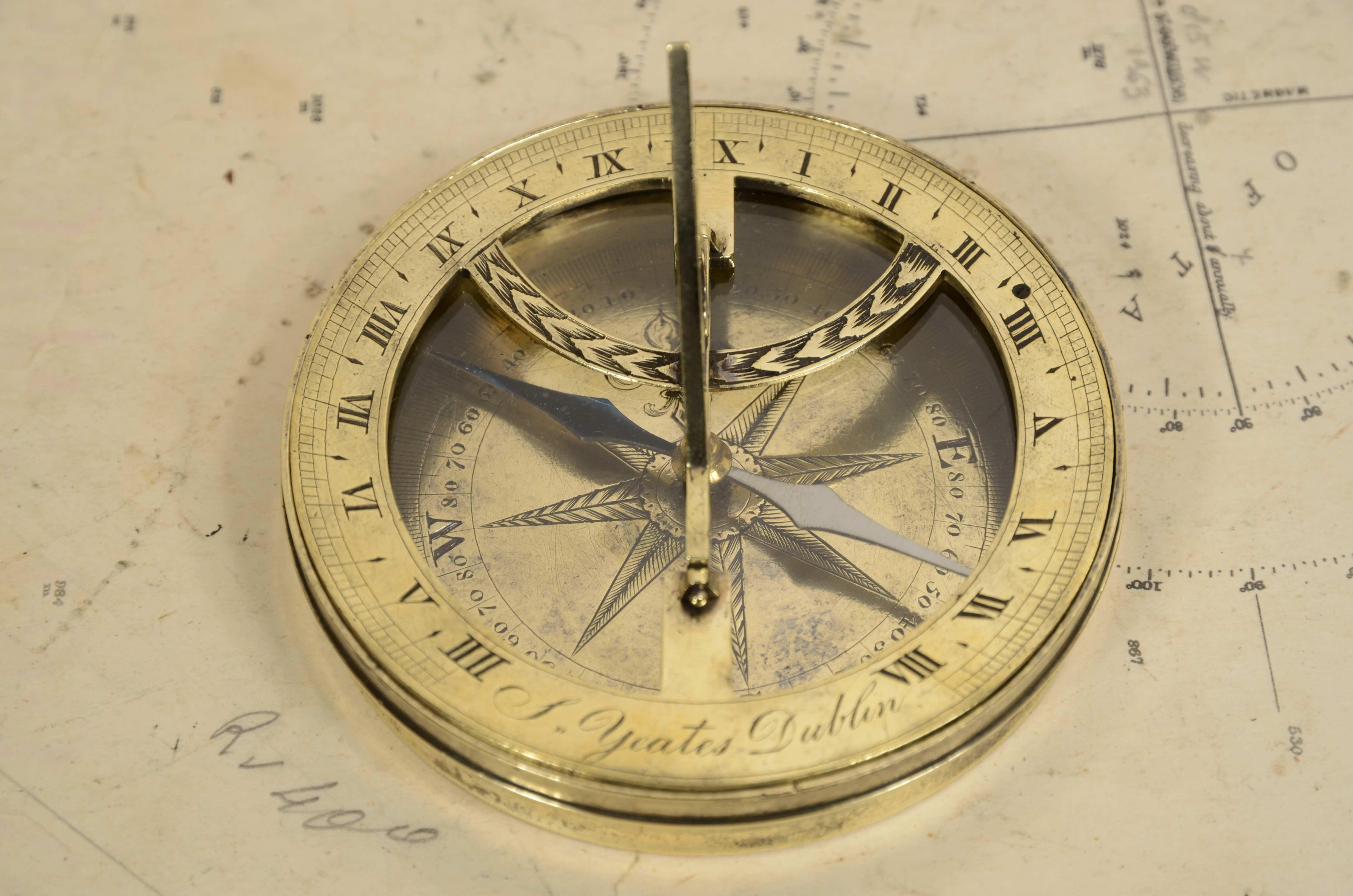 Early 19th century equinoctial sundial clock signed S. Yeates 1762-1834 For Sale 1