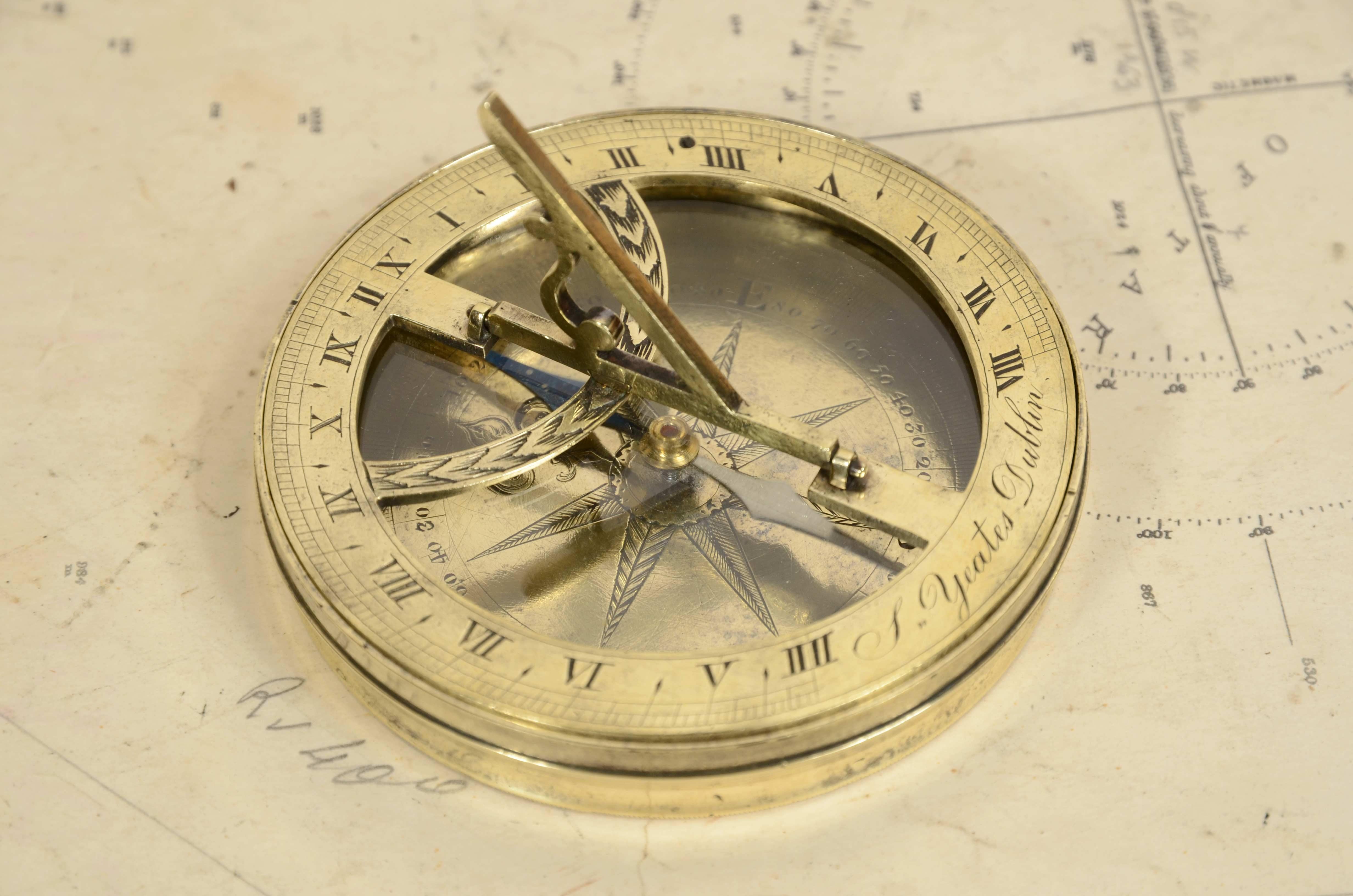 Early 19th century equinoctial sundial clock signed S. Yeates 1762-1834 For Sale 4