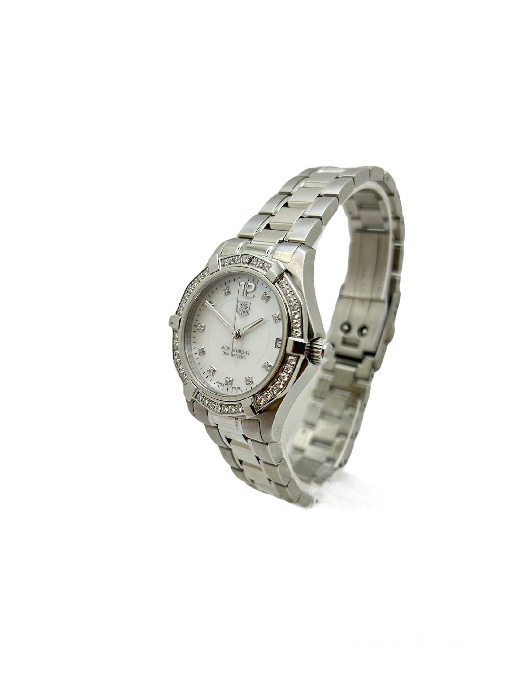 Orologio Tag heuer al quarzo aus acciaio mit Quadratischer quadratischer Mutter perla und Diamanti (Moderne) im Angebot