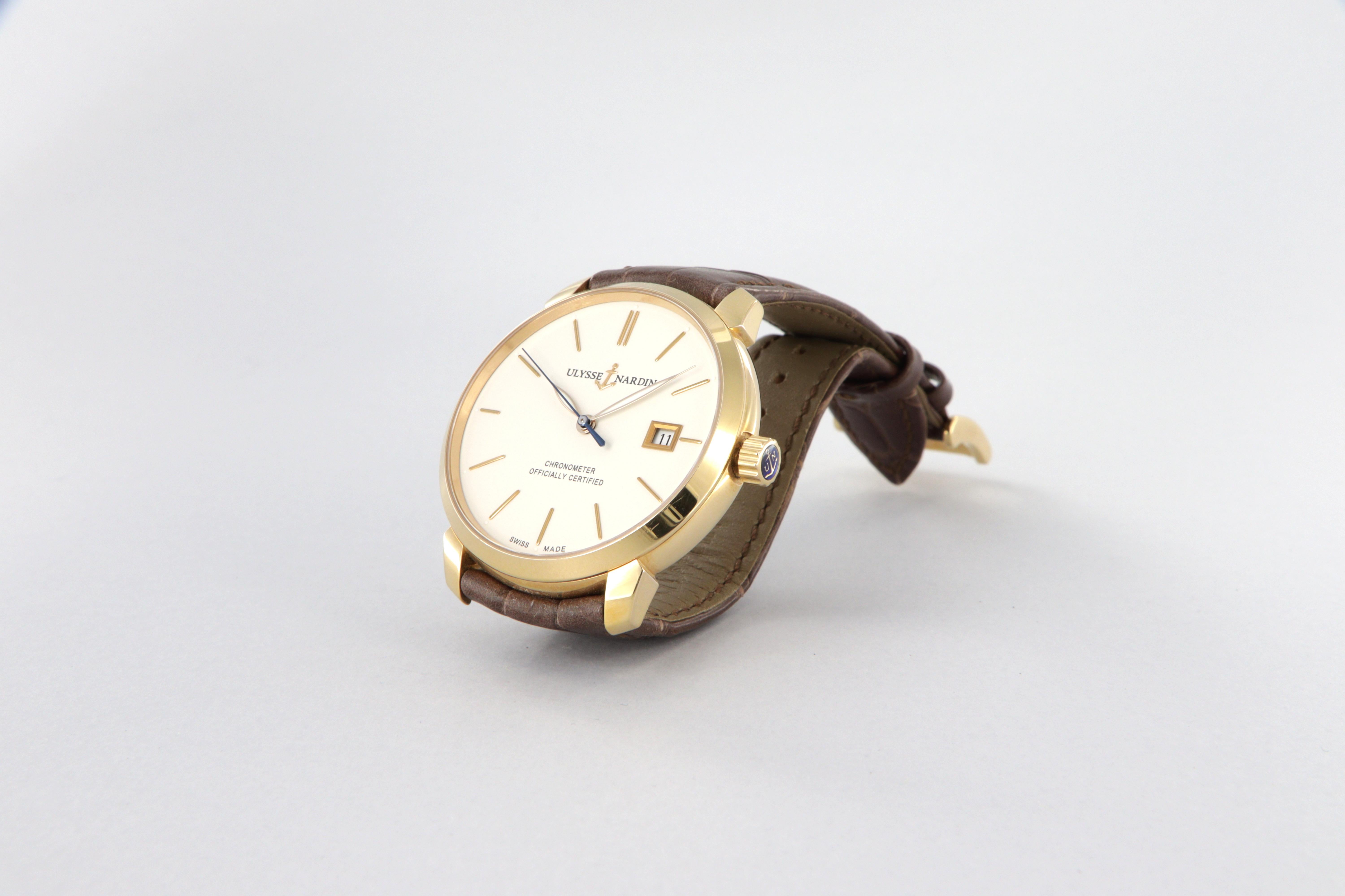 Modern Ulysse Nardin Classic 18K gold watch ref 8156-111-2/91 new For Sale