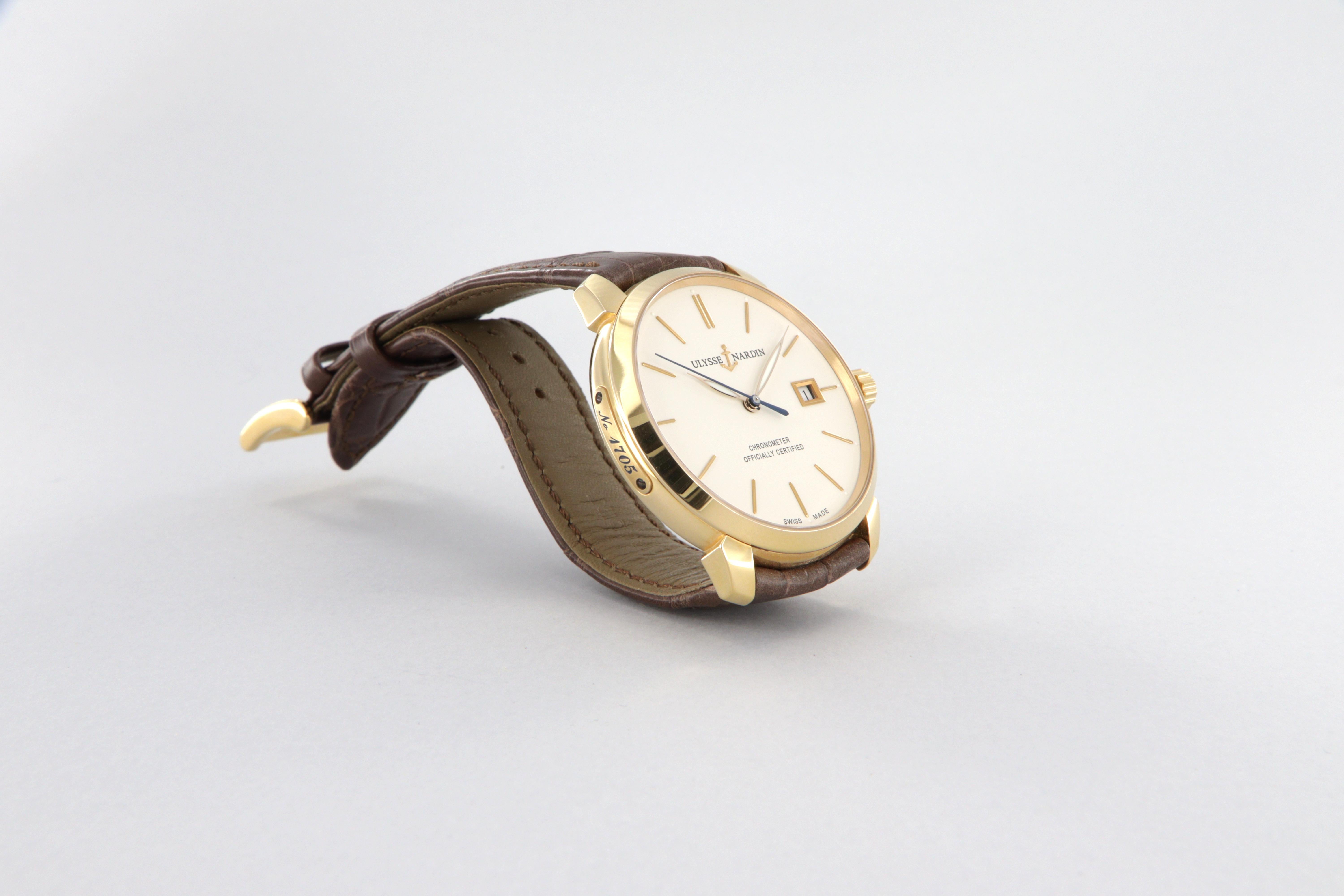 Ulysse Nardin Classic 18K gold watch ref 8156-111-2/91 new In New Condition For Sale In Perugia, IT