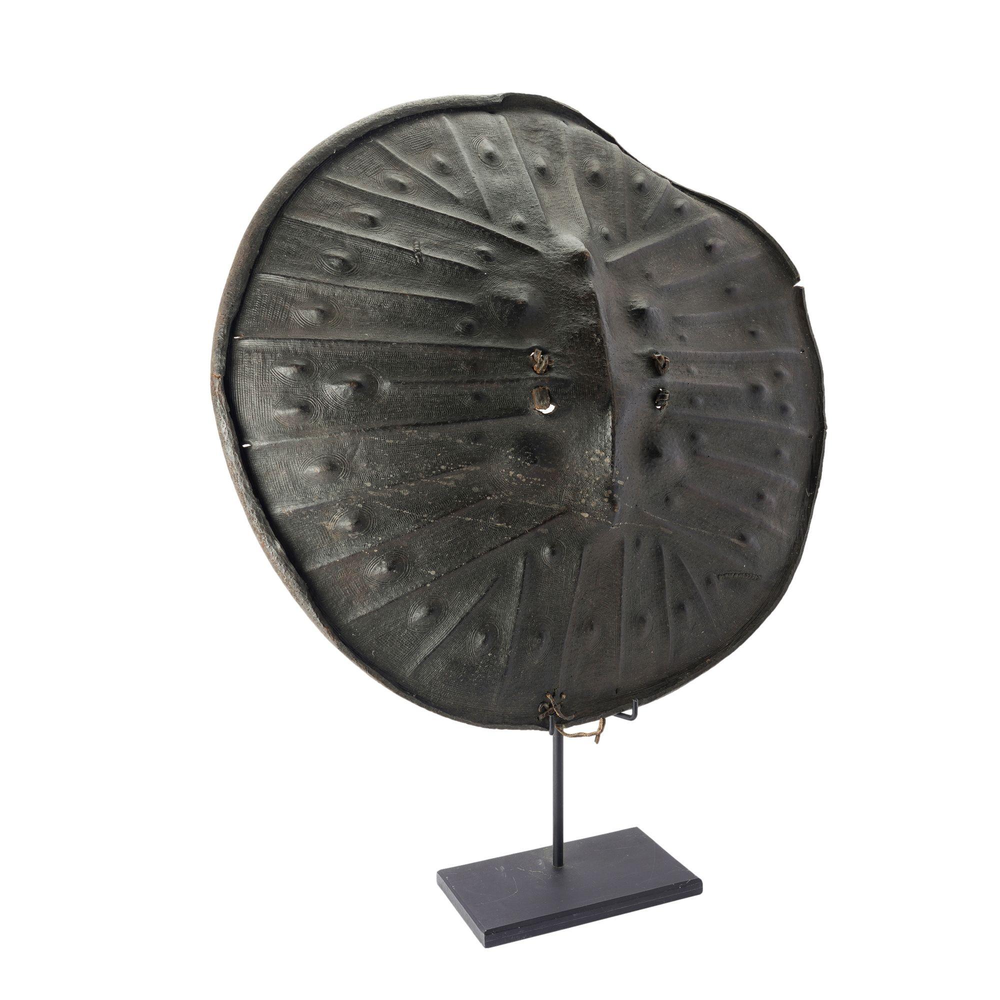 Oromo-Sidama leather warrior's shield, 1875-1925 For Sale 2