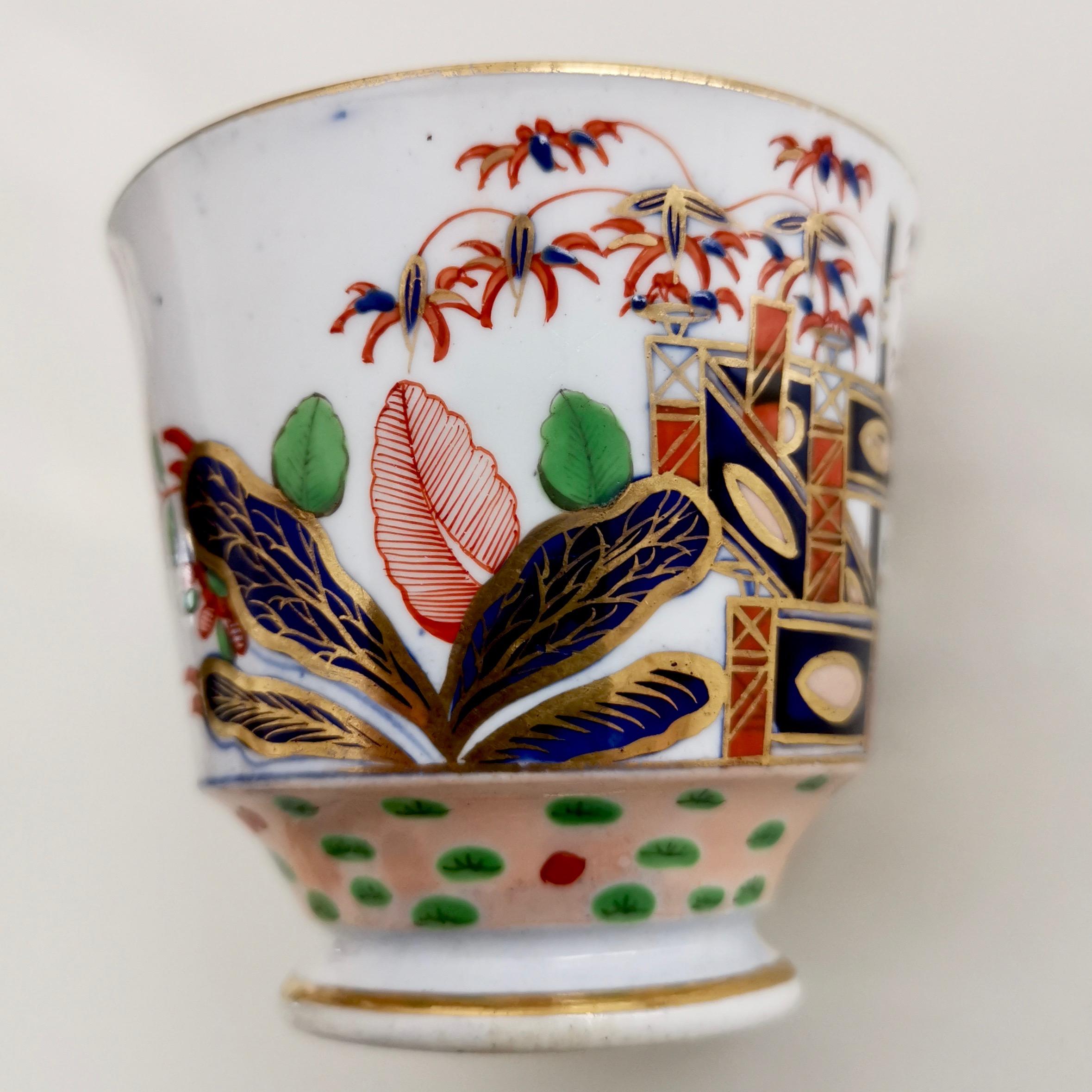 Orphaned Porcelain Coffee Cup, Spode, Imari Tobacco Leaf Pattern Regency ca 1815 In Good Condition In London, GB