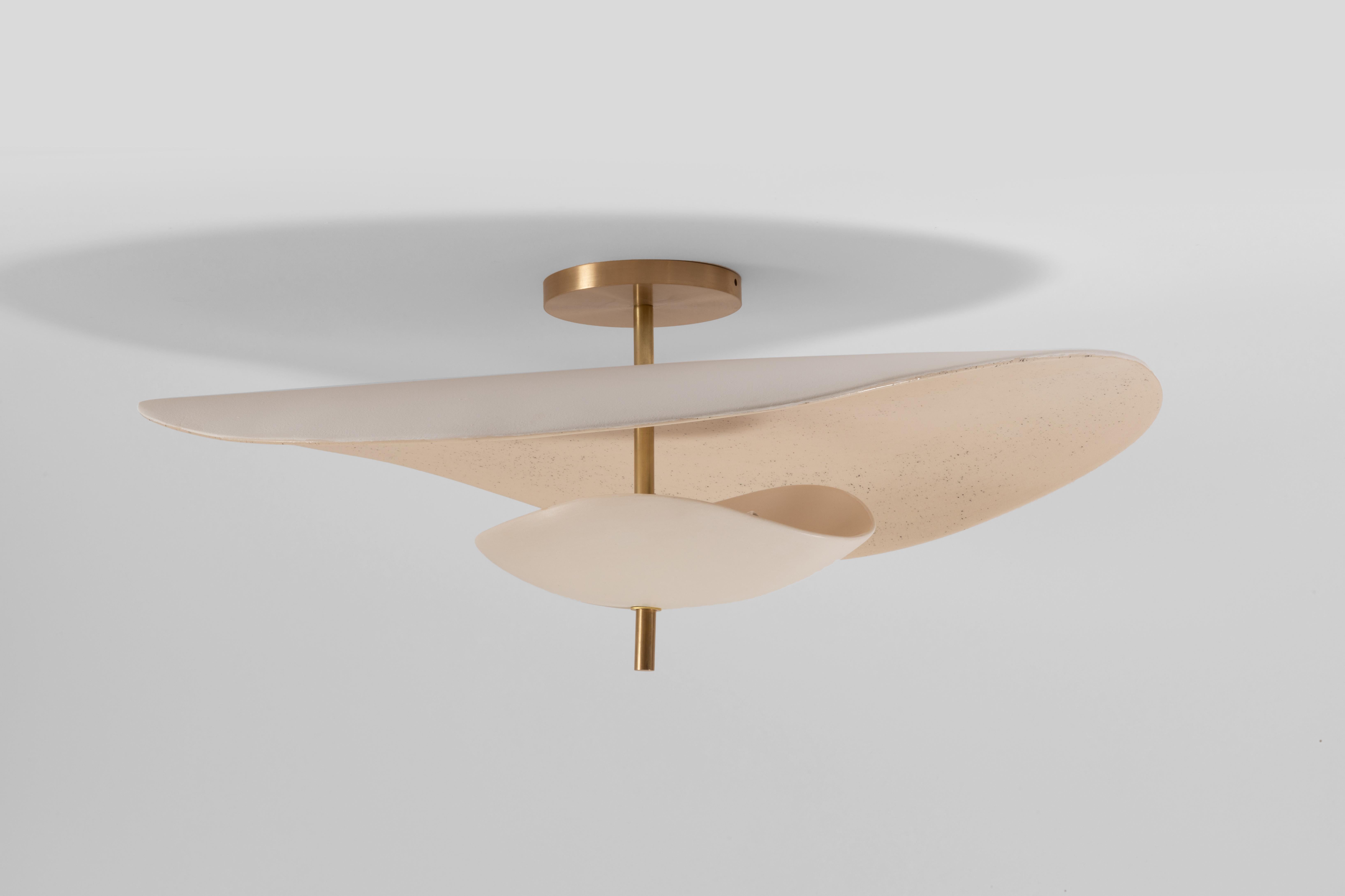 Orphee Standard Flush Mount by Elsa Foulon
Unique piece
Dimensions: D 58 x W 40 x H 25-30 cm.
Materials: ceramic, brass. Ceramic: Shiny speckled glaze and white satin.
Also available in XL Size: maximum height is 75 cm. Please contact us.

All our