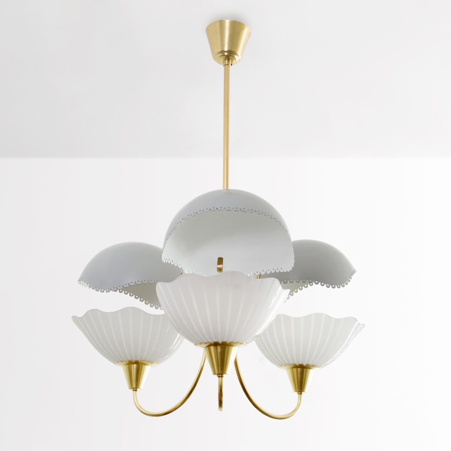 Scandinavian Modern Harald Notini desigend for Orrefors 3-arm Chandelier with 3 etched glass shades