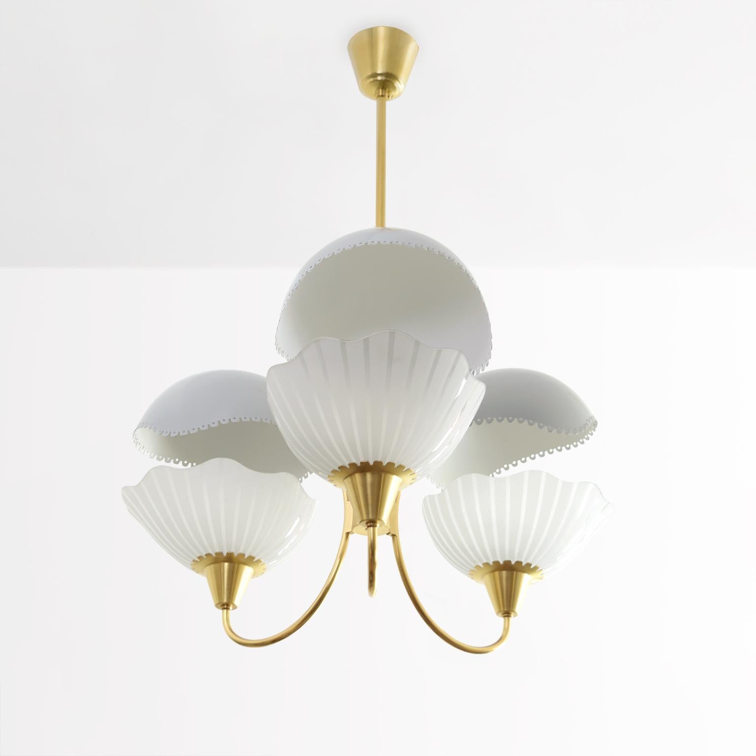 Scandinavian Harald Notini desigend for Orrefors 3-arm Chandelier with 3 etched glass shades