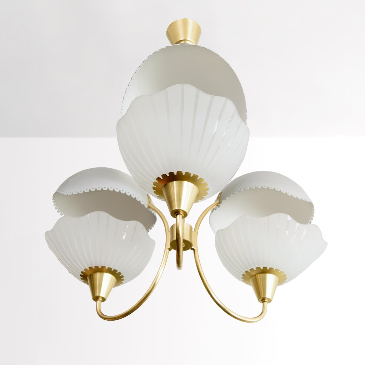Polished Harald Notini desigend for Orrefors 3-arm Chandelier with 3 etched glass shades