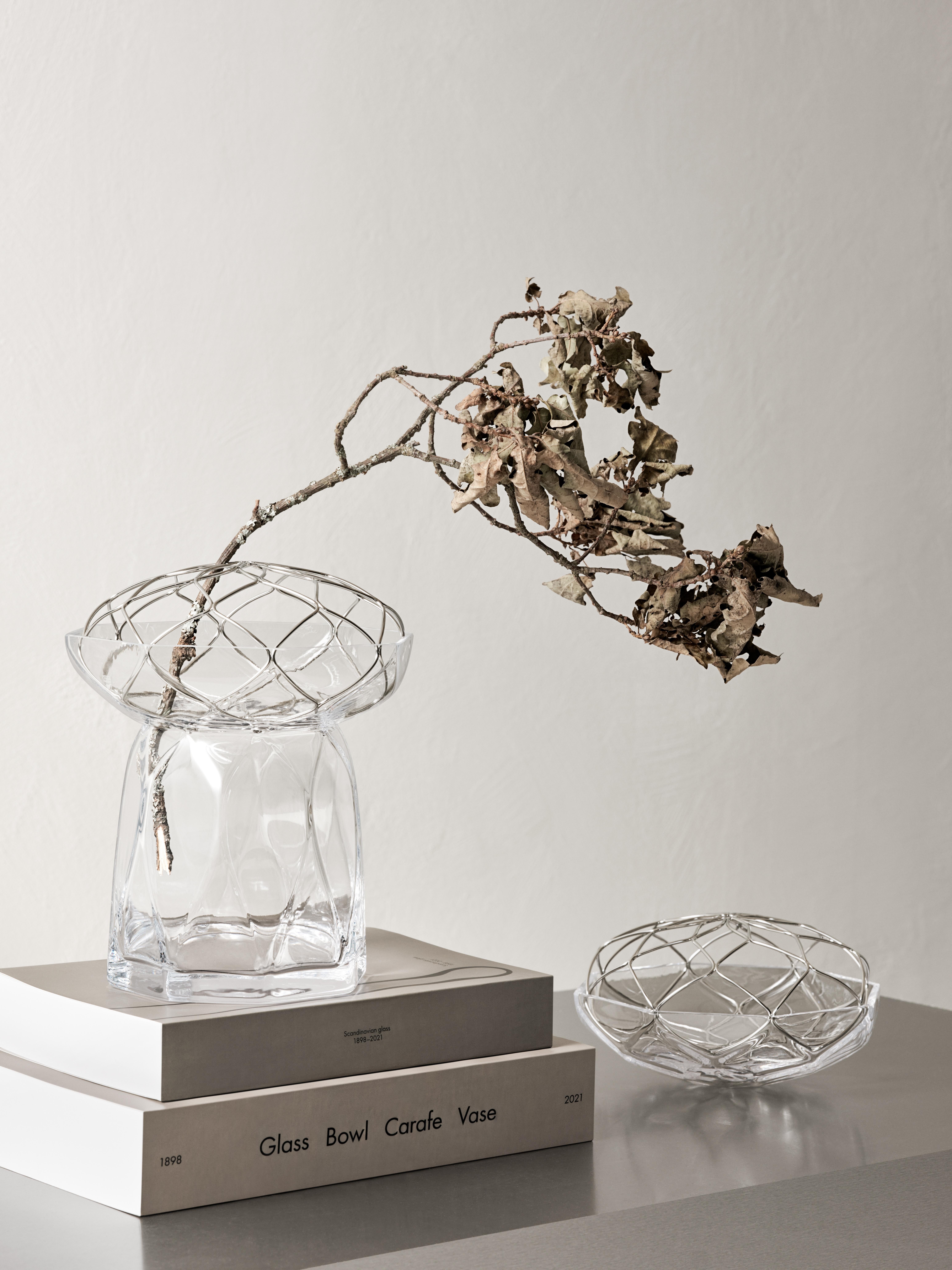 Orrefors Bloom-Vase, hoch im Zustand „Neu“ im Angebot in Wilkes Barre, PA