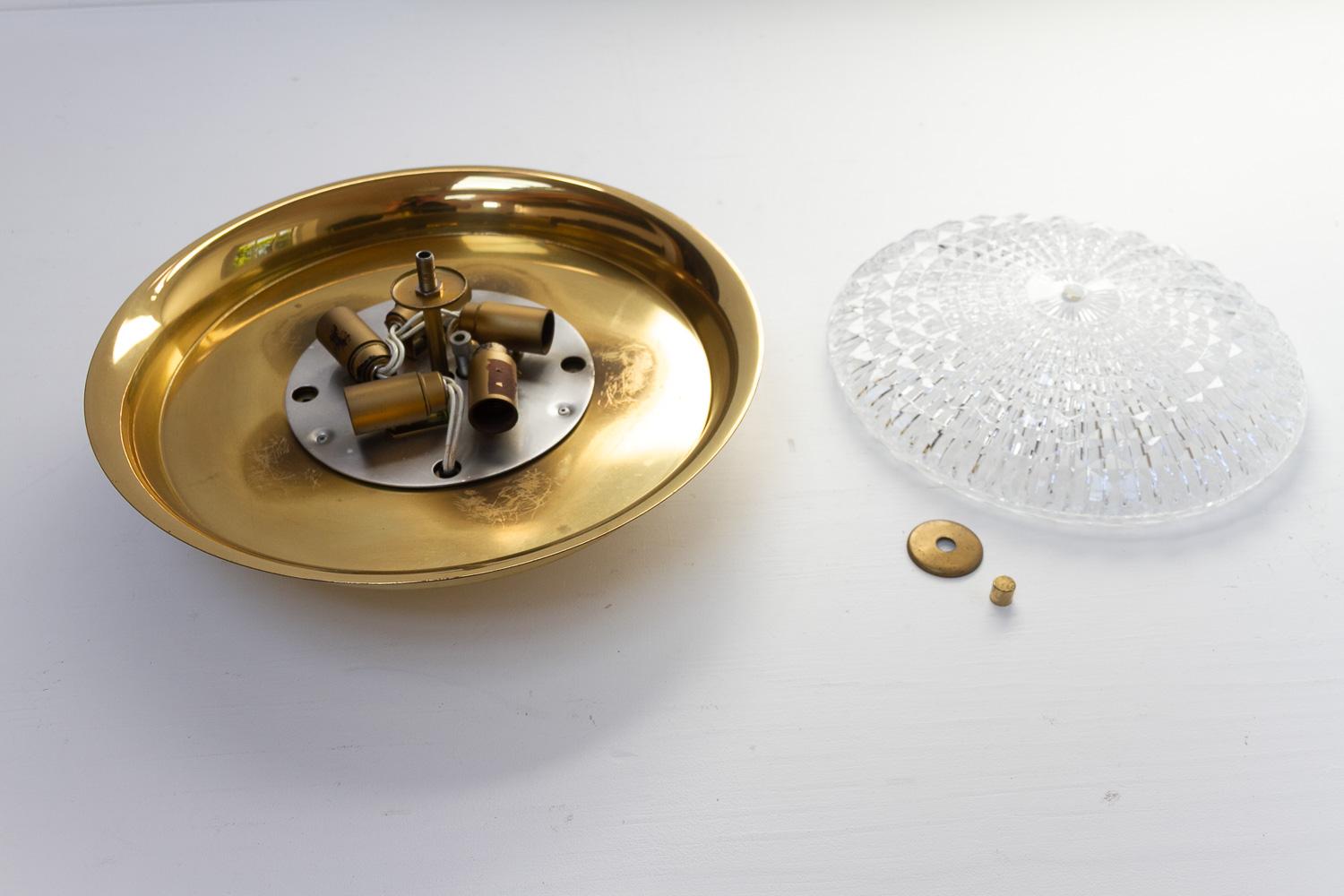 Lámpara de pared o techo de latón Orrefors de Fagerlund para Lyfa, años 60. en venta 3