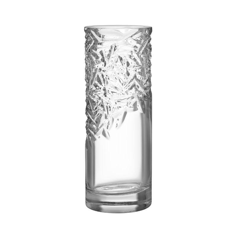 The Carat collection is based on a contemporary interpretation of the traditional cut glass for which Orrefors is world-renowned. Carat Vase Upper Cut has an asymmetrical motif at the top, which produces beautiful reflections of light in the crystal