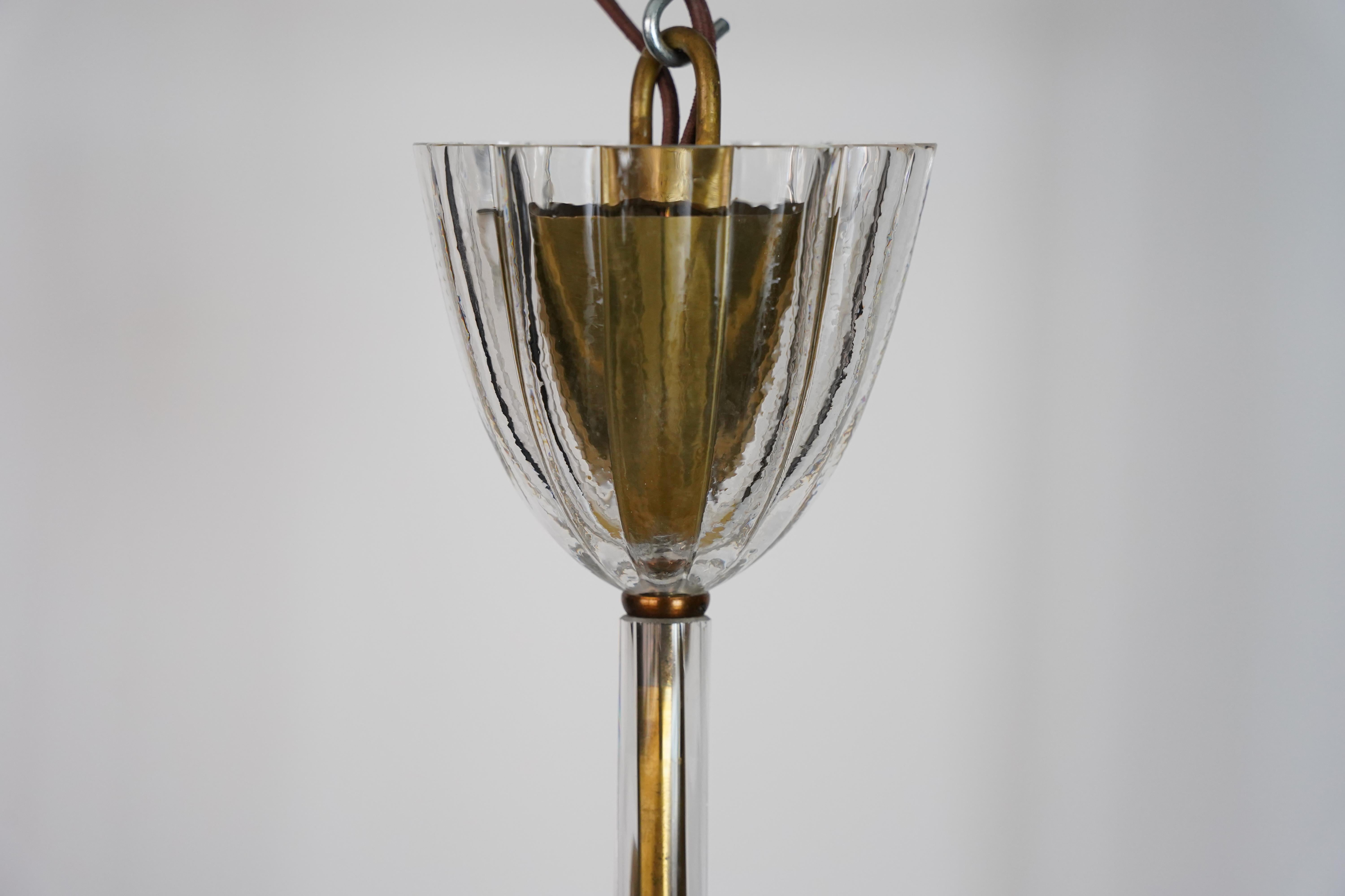 Araña Orrefors de Carl Fagerlund Estructura de latón con cristal prensado, Suecia, 1950 mediados del siglo XX en venta