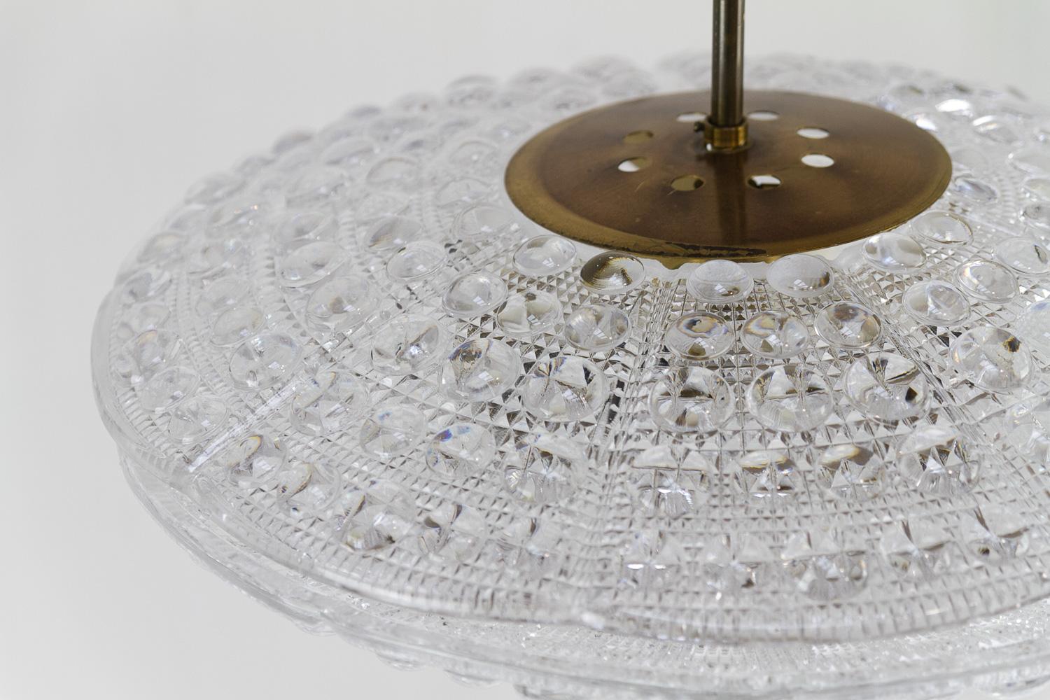 Orrefors Crystal and Brass Pendant by Fagerlund for Lyfa, 1960s. For Sale 4