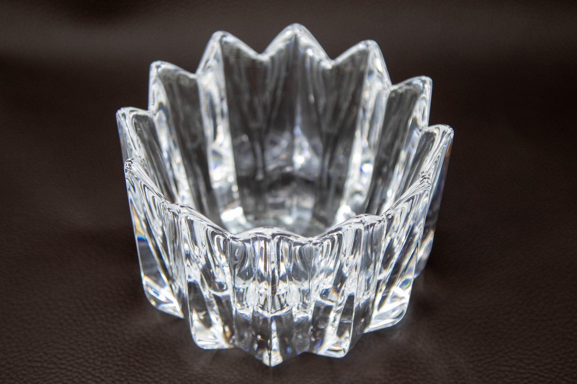 Scandinave moderne Orrefors Crystal Fleur Crown Bowl by Jan Johansen Sweden 1970s en vente