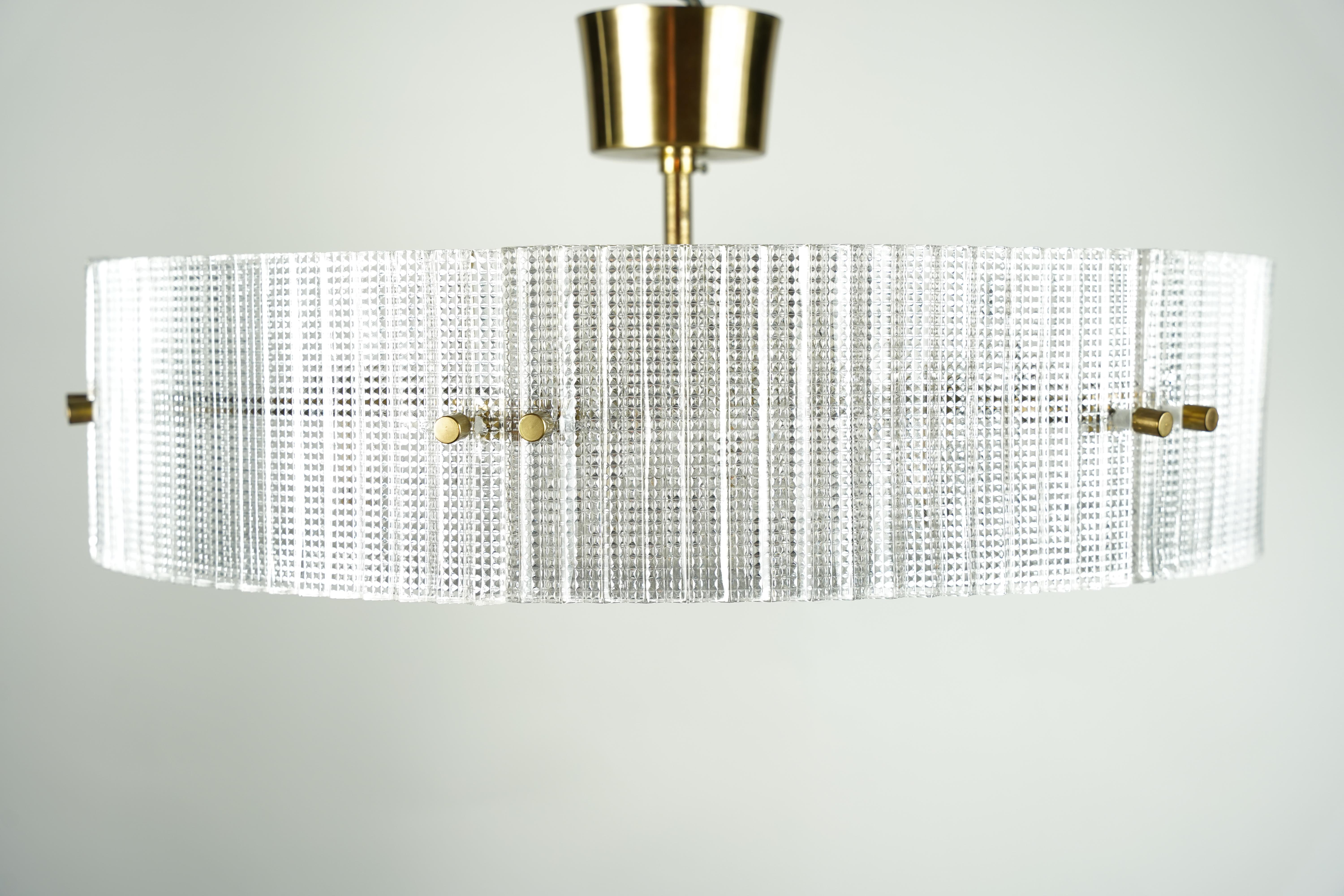 Moderno Pendente a forma di tamburo Orrefors in vetro e ottone di Carl Fagerlund, Svezia, 1960 in vendita
