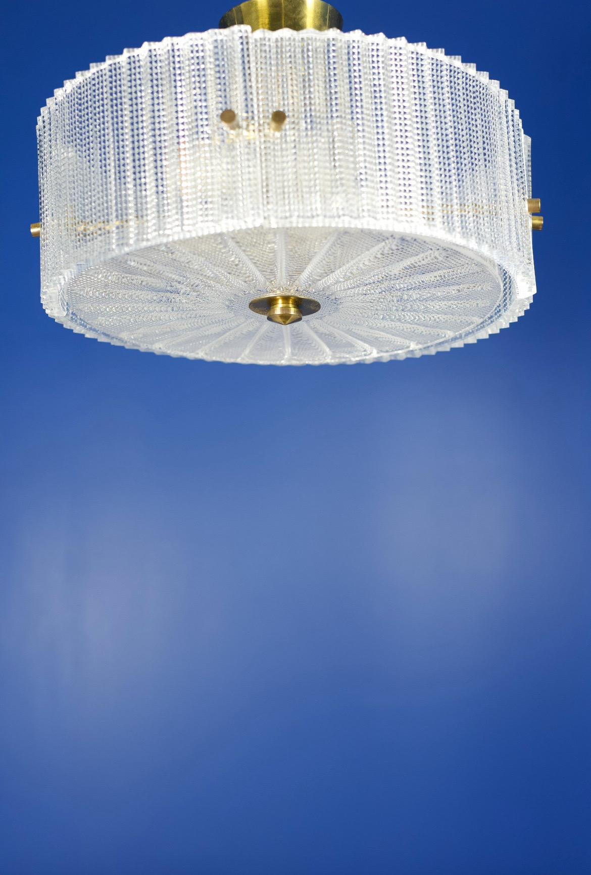 Orrefors Four panel Crystal pendant by Carl Fagerlund, 1970, Sweden In Good Condition For Sale In Bronx, NY