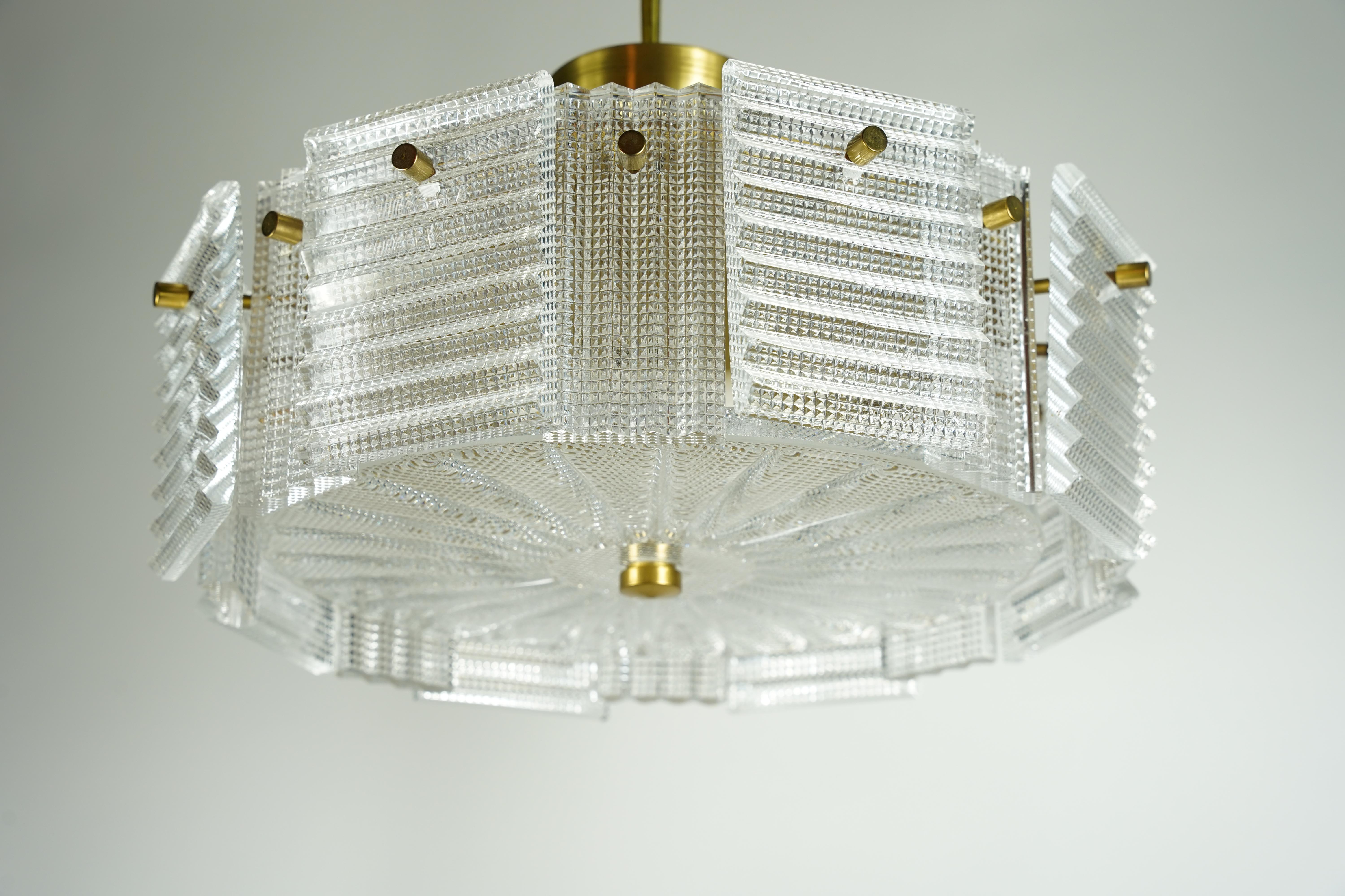 Suédois Suspension en verre Orrefors de Carl Fagerlund et laiton, Suède, 1960 en vente