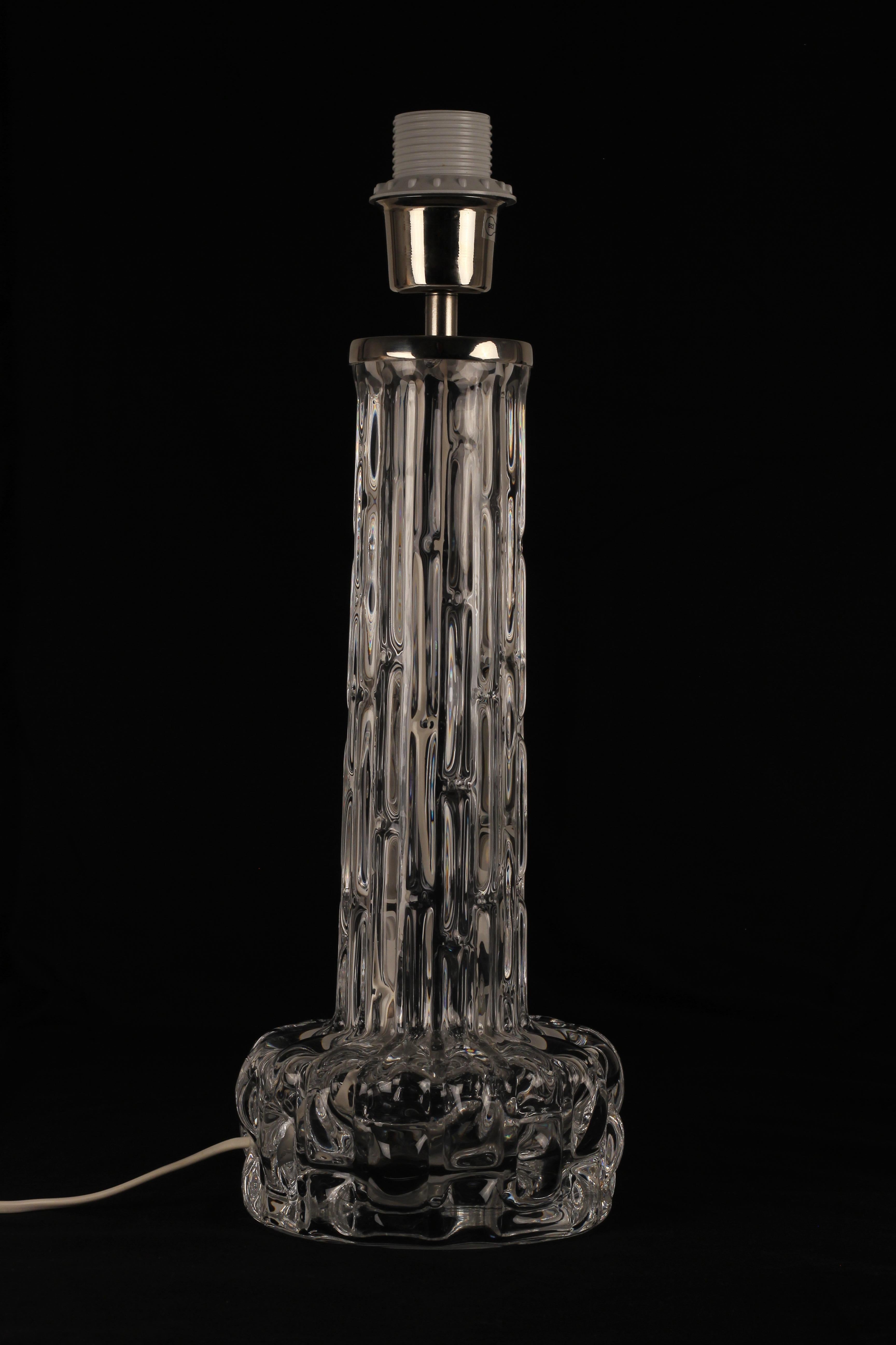 Lampe de bureau en verre Orrefors Modèle Rd de Carl Fagerlund ressemblant à de l'eau gelée Bon état - En vente à London, GB