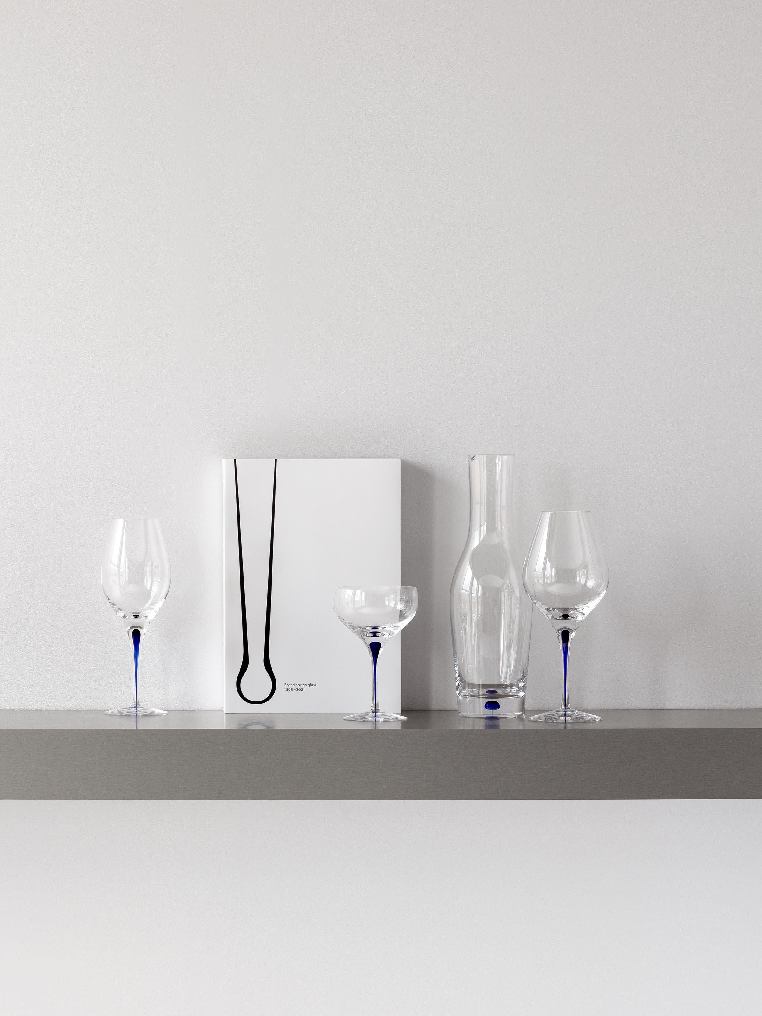 wine glasses with blue stems