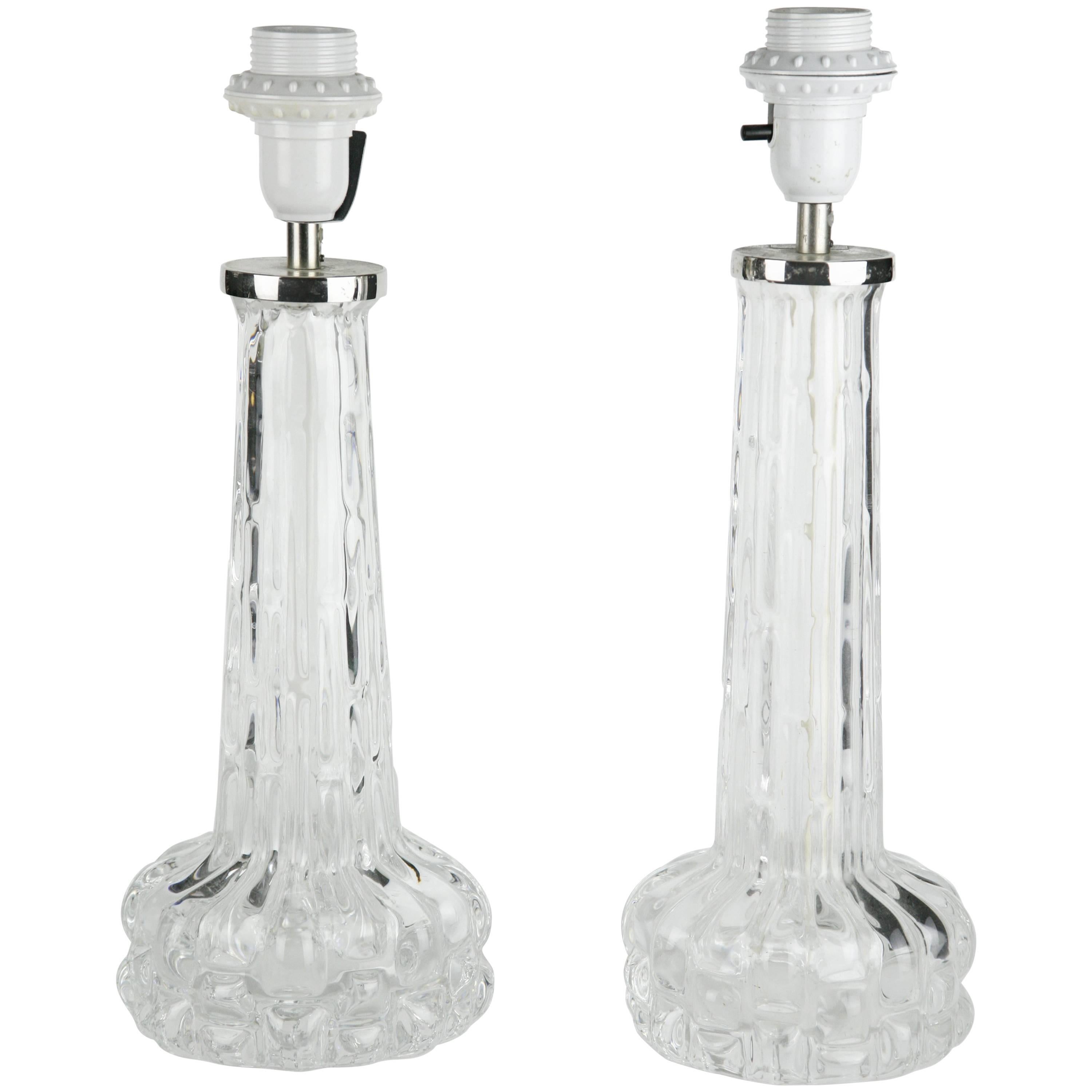 Lampade Orrefors in cristallo trasparente con finiture cromate, motivo a forma di organo nel vetro, Svezia 1970, firmate Carl Fagerlund Orrefors.
Ricablata per il  STATI UNITI.

 
  