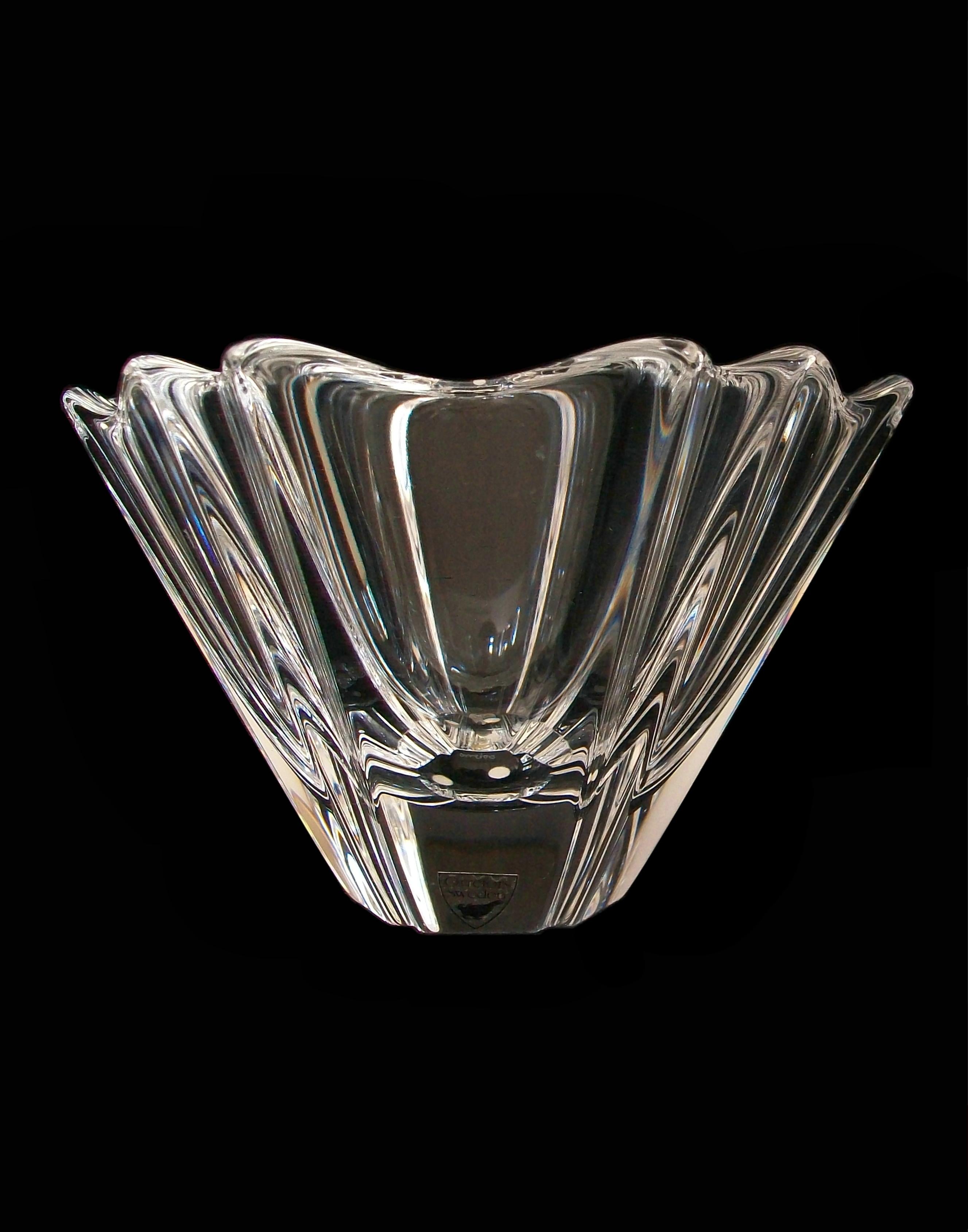 Moderne Bol en cristal Orion, Orrefors, Lars Hellsten, Suède, 20e siècle en vente