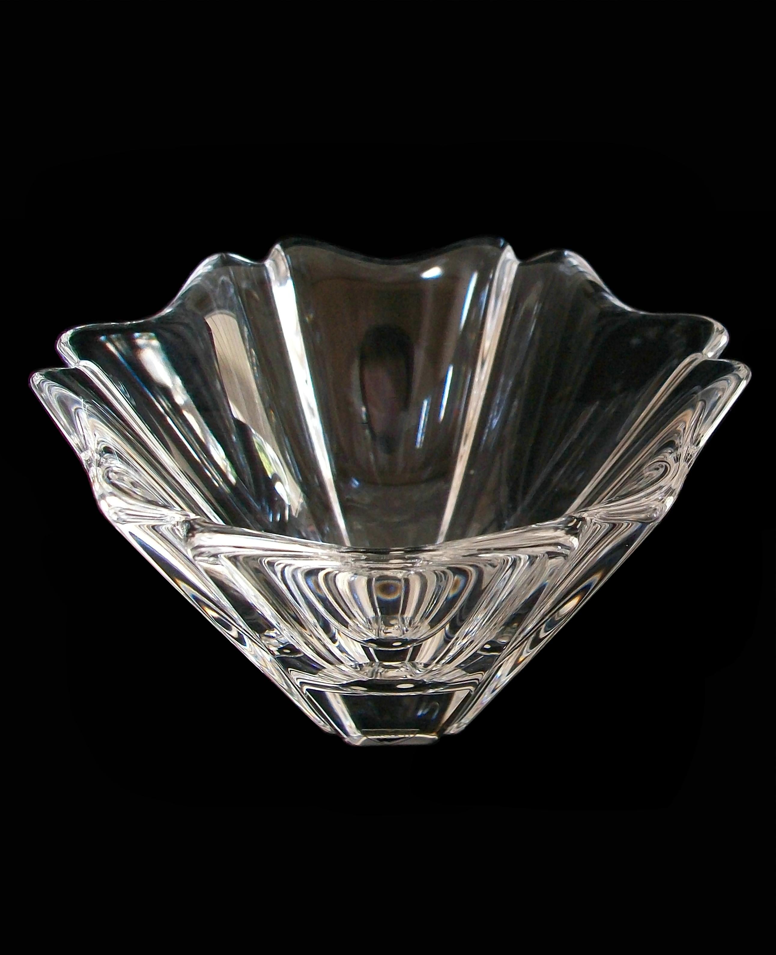 Modern Orrefors, Lars Hellsten, Orion Crystal / Glass Bowl, Sweden, 20th Century For Sale